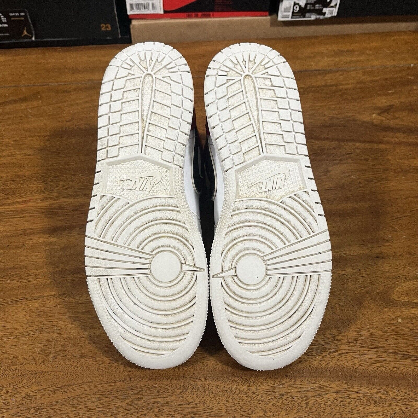 Jordan Brand Size 6Y, 7.5 Women’s- Air Jordan 1 Mid White Chicago Size US 7.5 / IT 37.5 - 6 Thumbnail