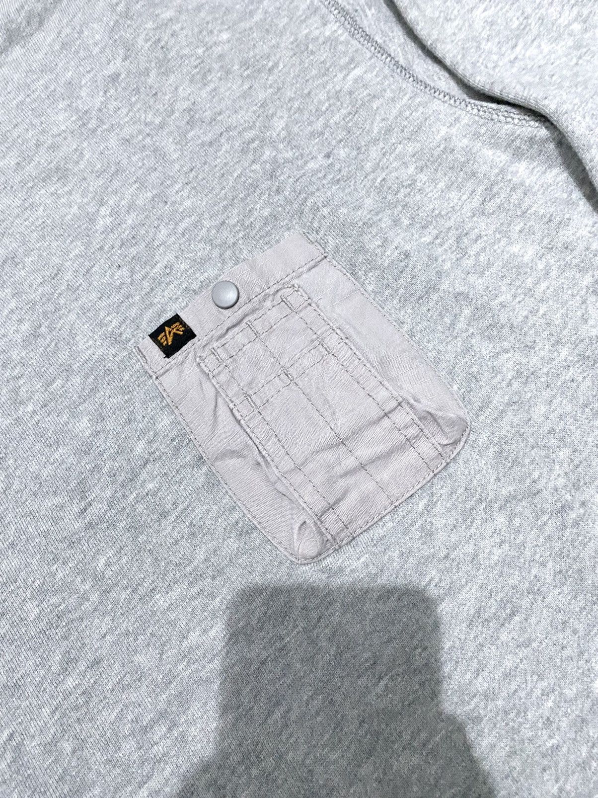 Alpha Industries Alpha Industries US Military Pocket Sweatshirt Size US L / EU 52-54 / 3 - 3 Thumbnail
