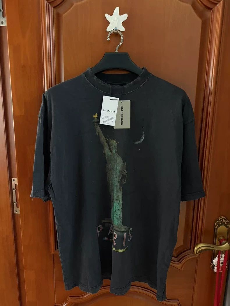Balenciaga Balenciaga Statue of Liberty Short Sleeve Size US M / EU 48-50 / 2 - 1 Thumbnail