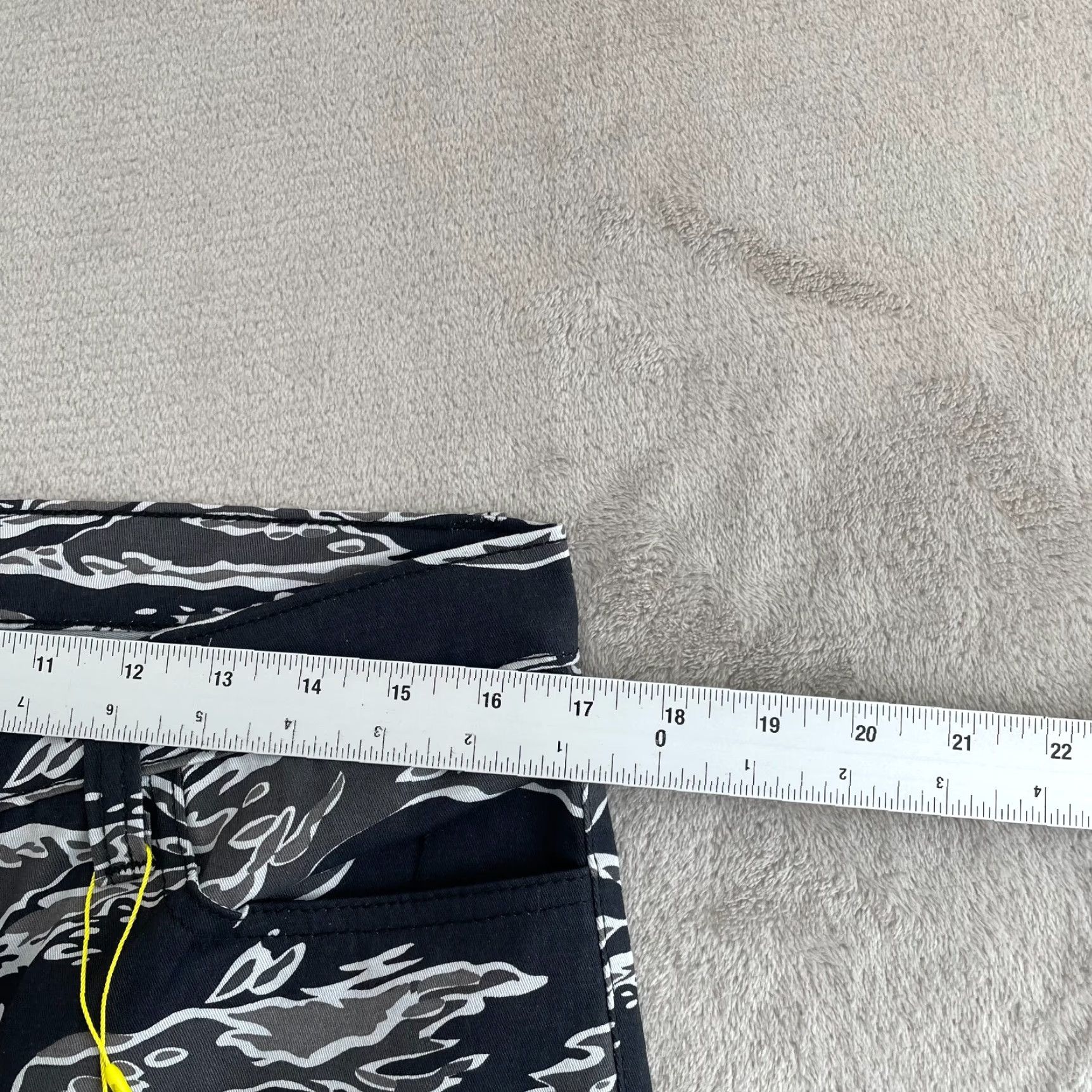 Vintage MINTCREW Los Angeles Flared Pants Men 34x33 Black Tiger Stripe Camo NWT Size US 34 / EU 50 - 7 Thumbnail