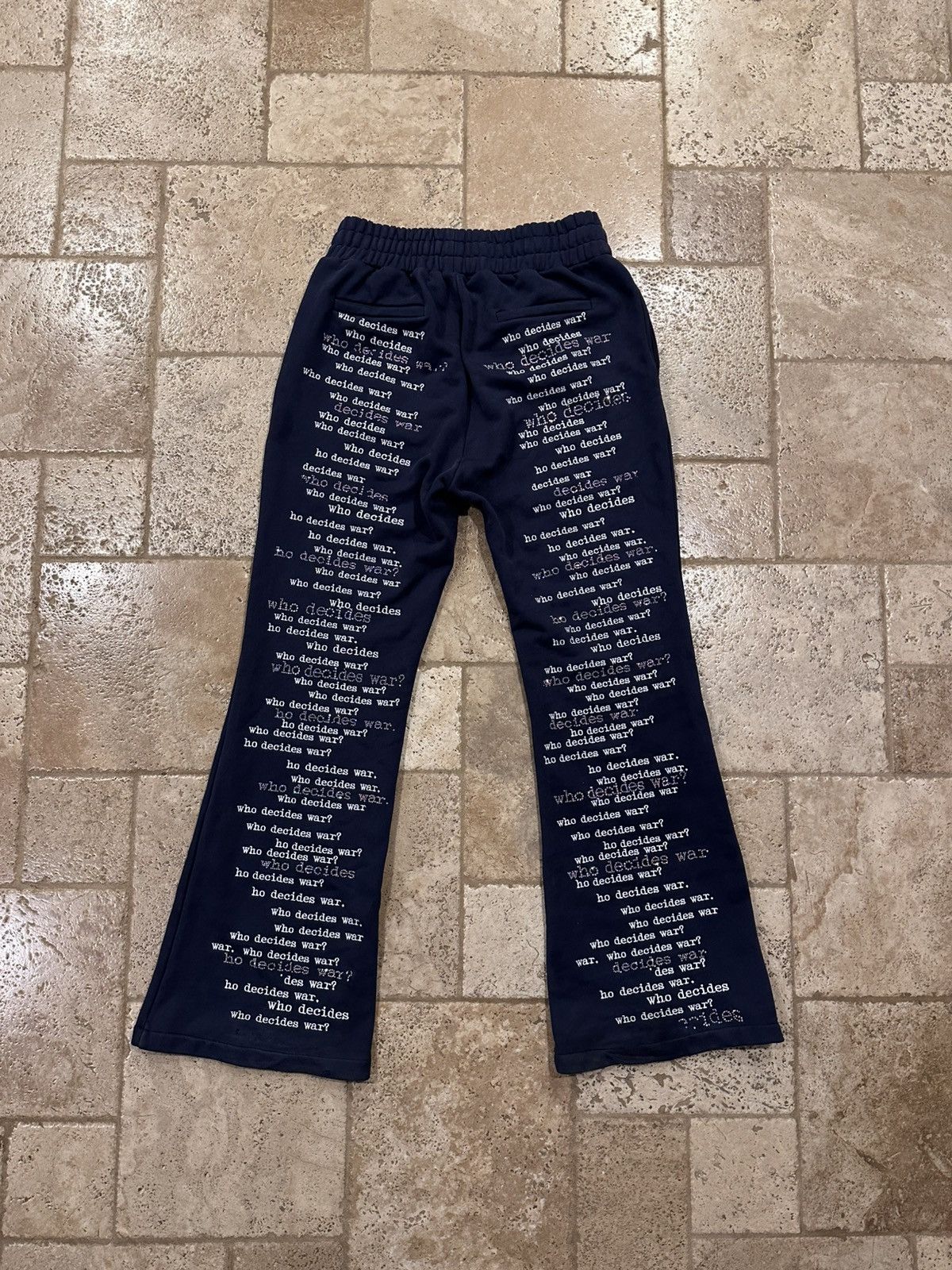 Who Decides War Who Decides War WDW Flared Scripture Dark Blue Sweatpants Size US 34 / EU 50 - 15 Thumbnail