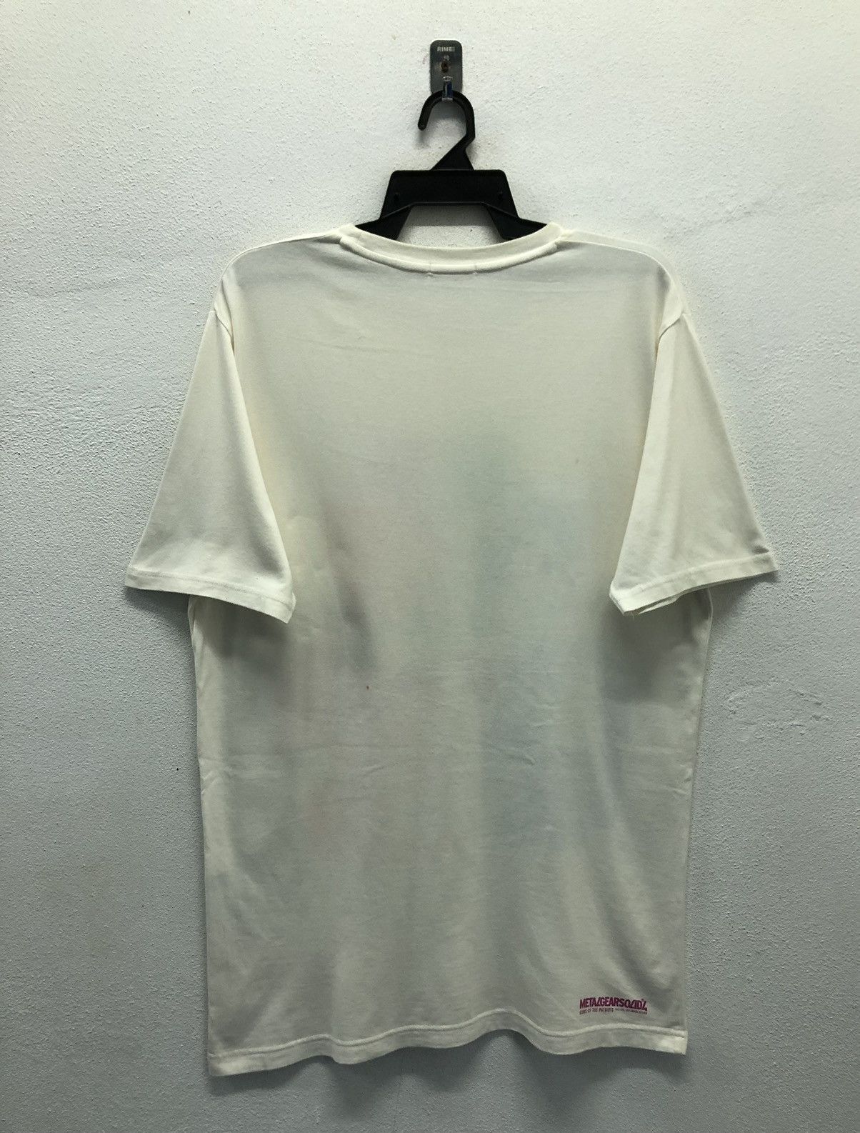 Uniqlo Uniqlo Metal Gear Solid 4 Guns Of The Patriots T-Shirt Size US XL / EU 56 / 4 - 2 Thumbnail