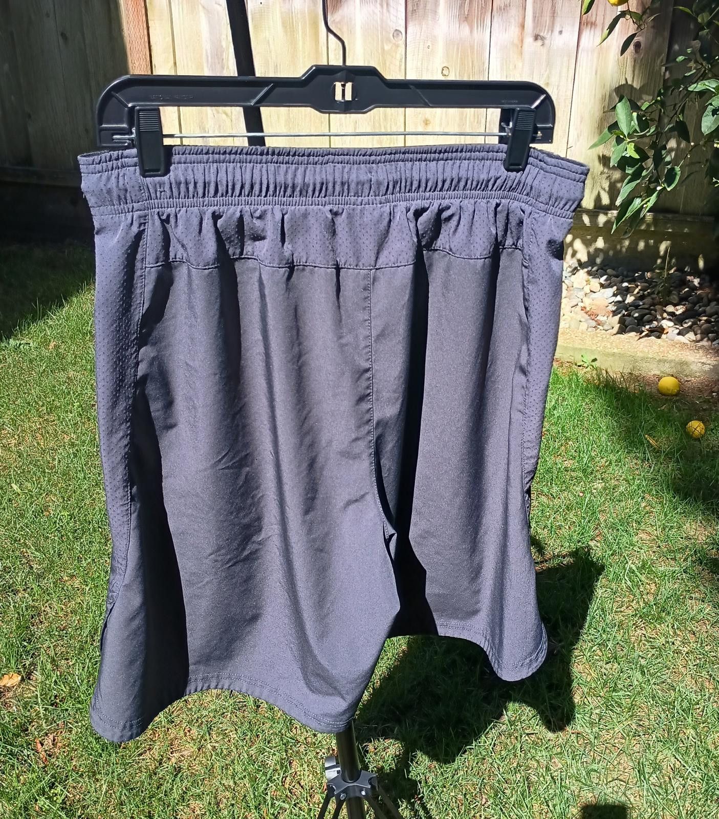 Reebok Reebok Women's Basketball Shorts - Dark Grey - Large Size 36" / US 14 / IT 50 - 2 Thumbnail