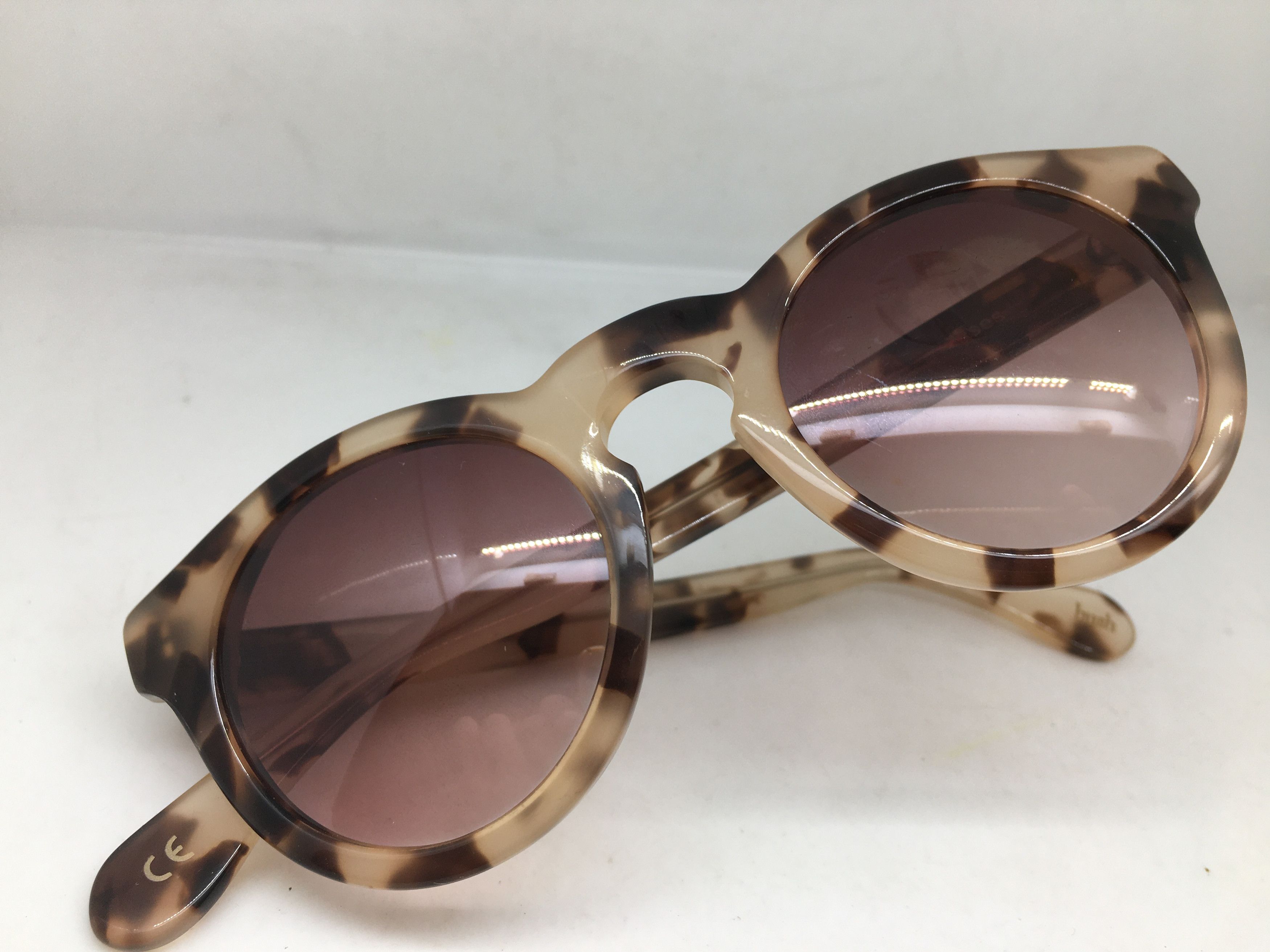 Other Handmade Acetate ARISTOCRAT Keyhole Bridge Sunglasses Size ONE SIZE - 6 Thumbnail