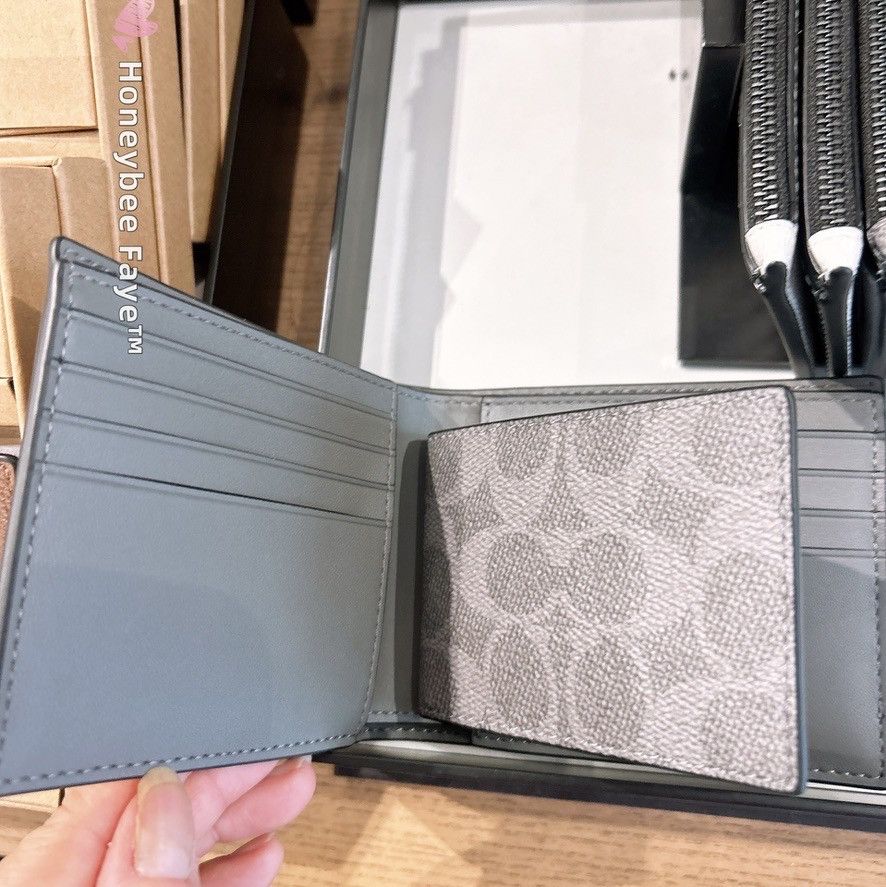 3-In-1 Wallet In Signature Canvas With Patches CCG27