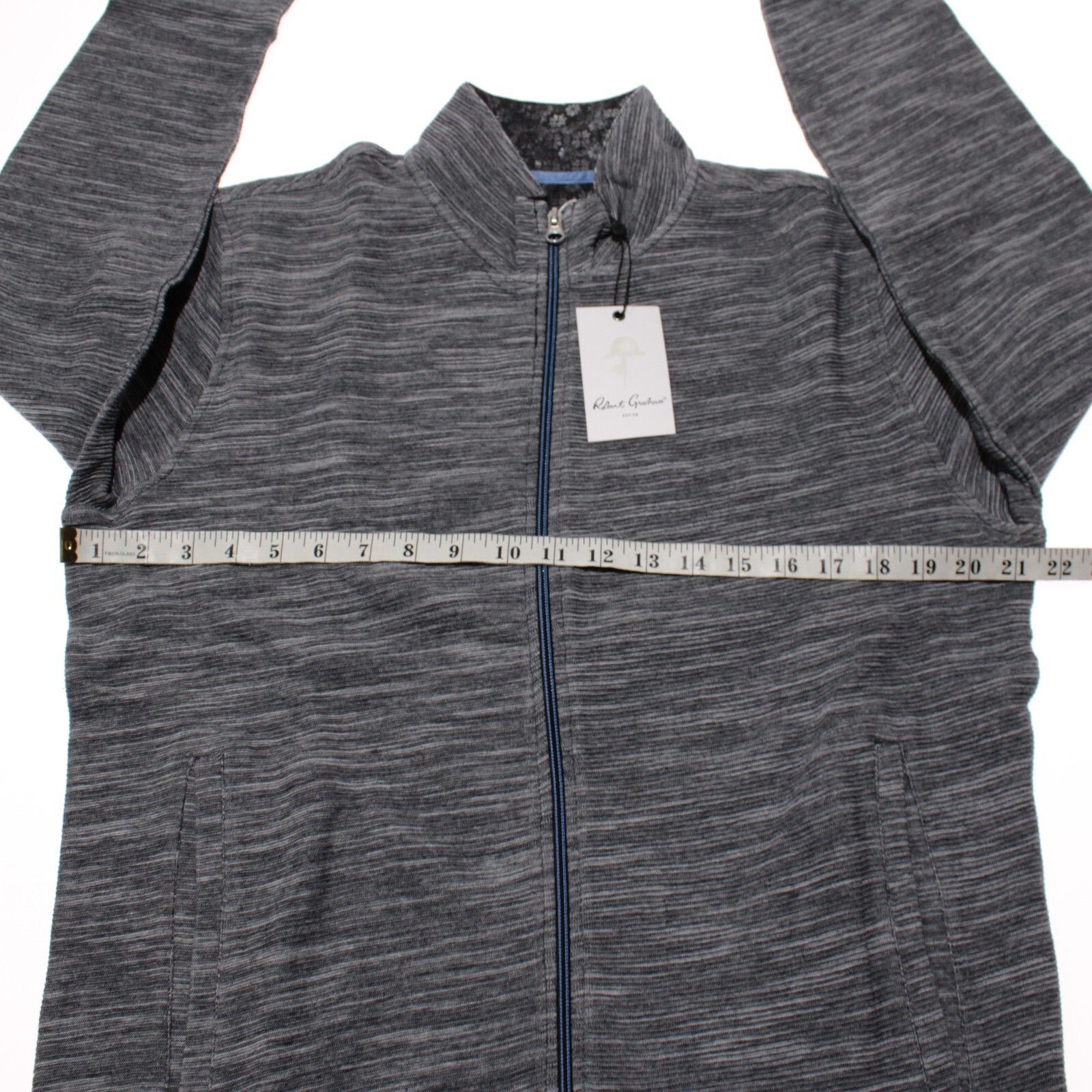 Robert Graham Robert Graham Sweater Size US M in Gray Size US M / EU 48-50 / 2 - 4 Thumbnail