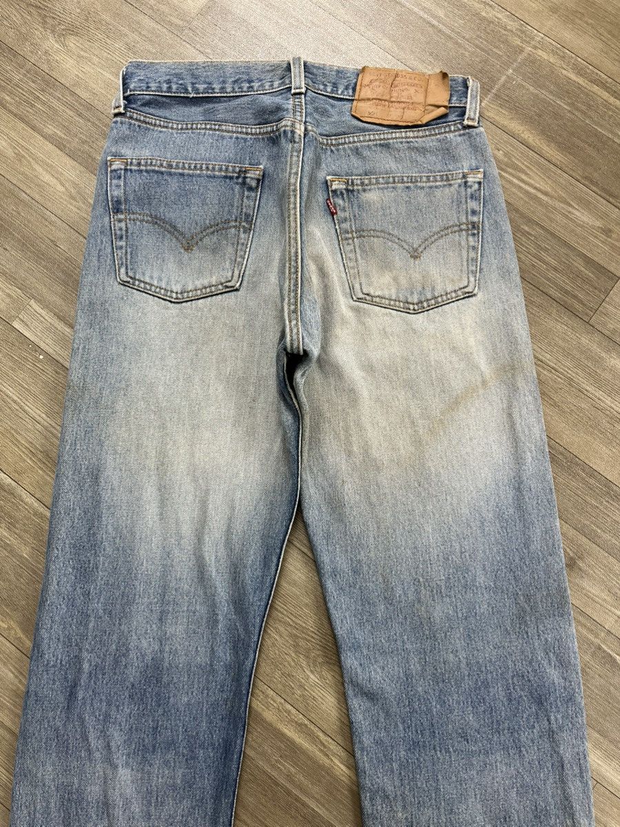 Levi's Vintage Clothing 🇺🇸1990s Vintage Levis 501 LVC 30x34 Light Blue Straight Jeans Size US 30 / EU 46 - 21 Thumbnail