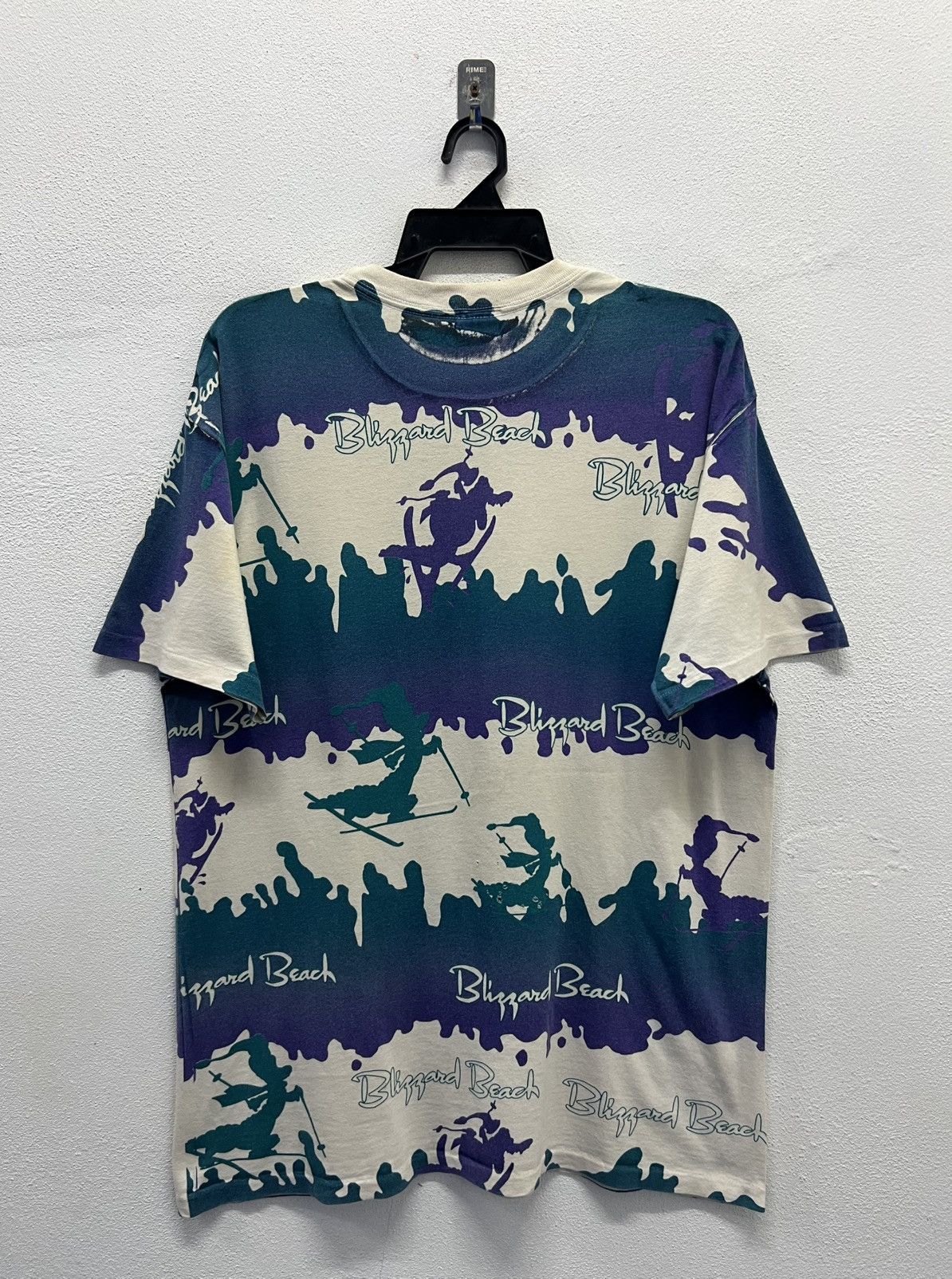 Disney × Vintage VINTAGE WALT DISNEY WORLD BLIZZARD BEACH TEE SHIRT Size US L / EU 52-54 / 3 - 2 Thumbnail