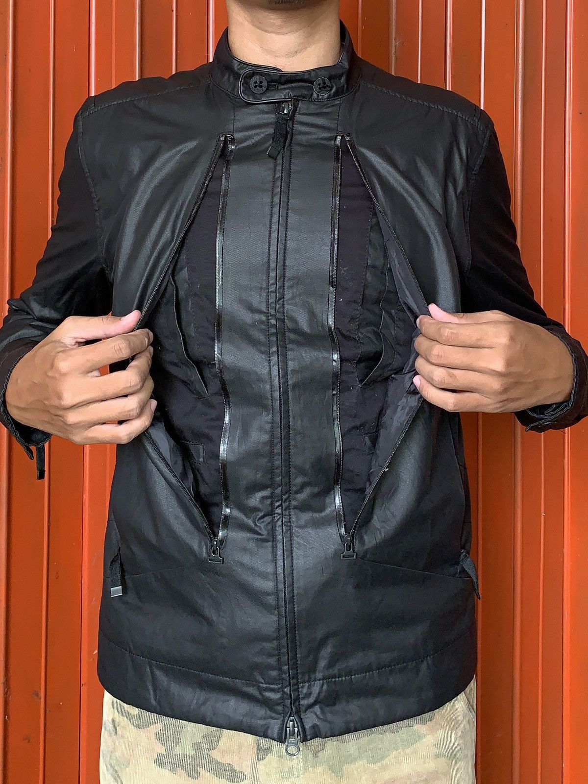 Hussein Chalayan × Puma 2000s Puma Hussein Chalayan Urban Mobility Stealth Pocket Size US M / EU 48-50 / 2 - 2 Thumbnail