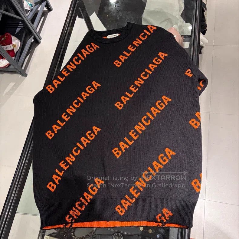 Balenciaga Balenciaga Full Logo Round Neck Long Sleeve Pullover Sweat Size US XS / EU 42 / 0 - 2 Thumbnail