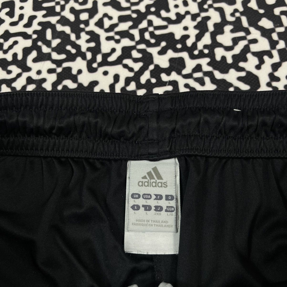 Adidas Vintage Y2K Adidas Striped Retro Sport Style Casual Shorts Size US 36 / EU 52 - 13 Thumbnail