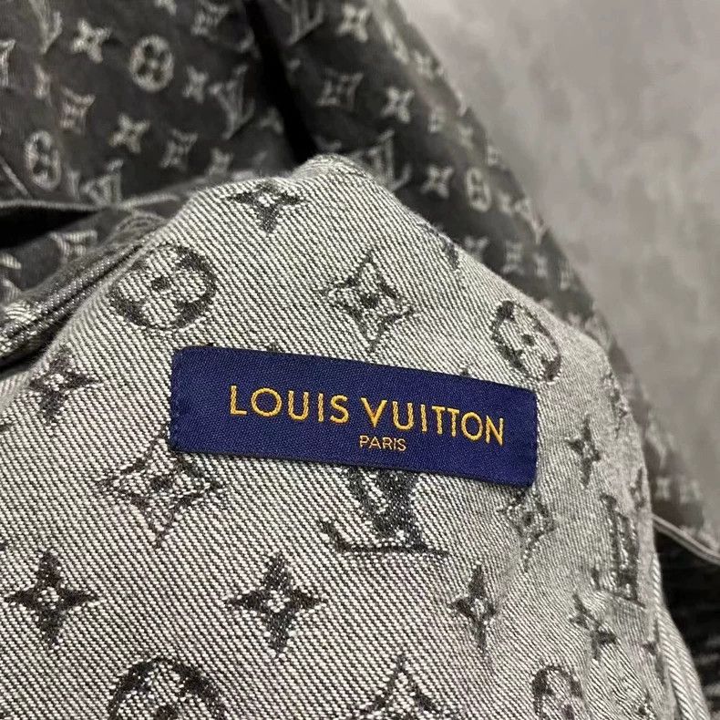 Louis Vuitton louis vuitton Black and grey nigo full-print logo denim jac Size US S / EU 44-46 / 1 - 4 Thumbnail