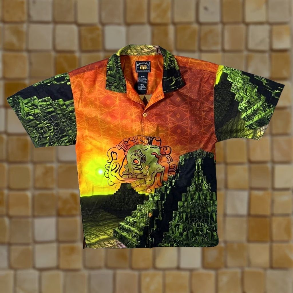 Route 66 Route 66 Early 00's Mayan Y2K Graphic Green Orange Polyester Shirt XS Women's Short Sleeve Button-Up Collared Vintage? No N/A Size XS / US 0-2 / IT 36-38 - 1 Thumbnail