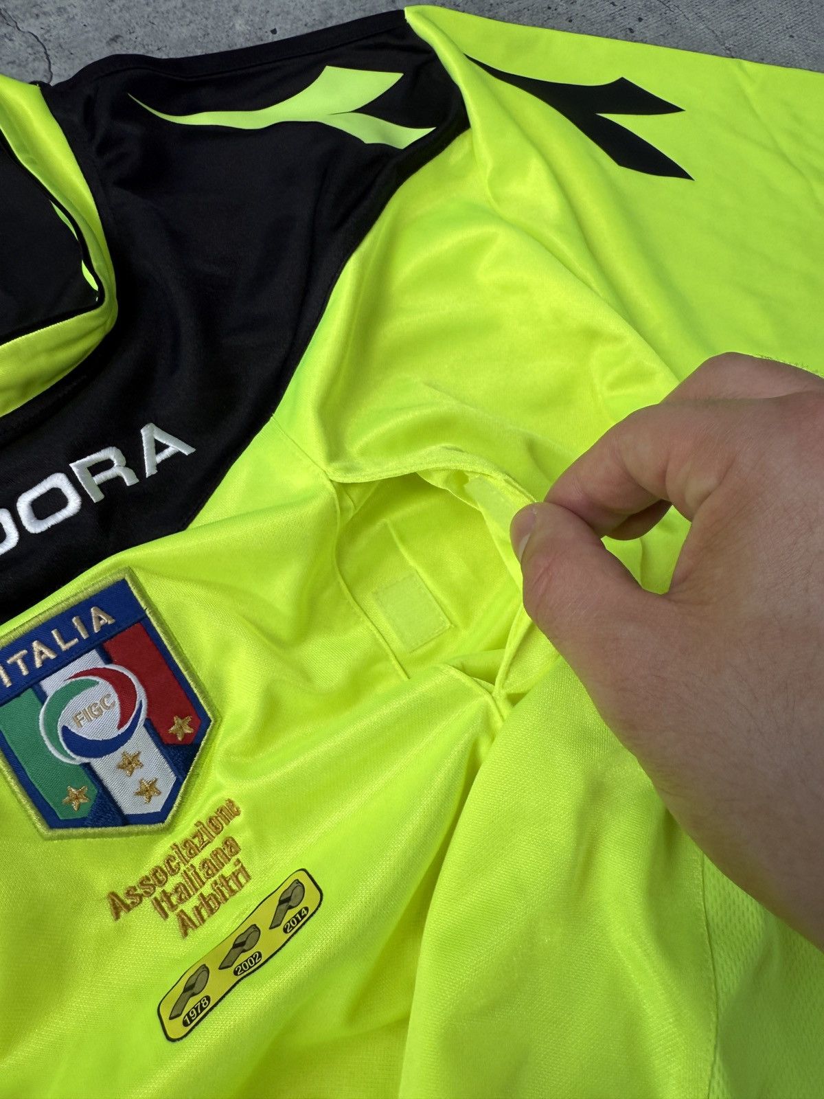 Diadora Vintage Diadora Referee ITALY FOOTBALL SHIRT JERSEY Size US XL / EU 56 / 4 - 7 Thumbnail