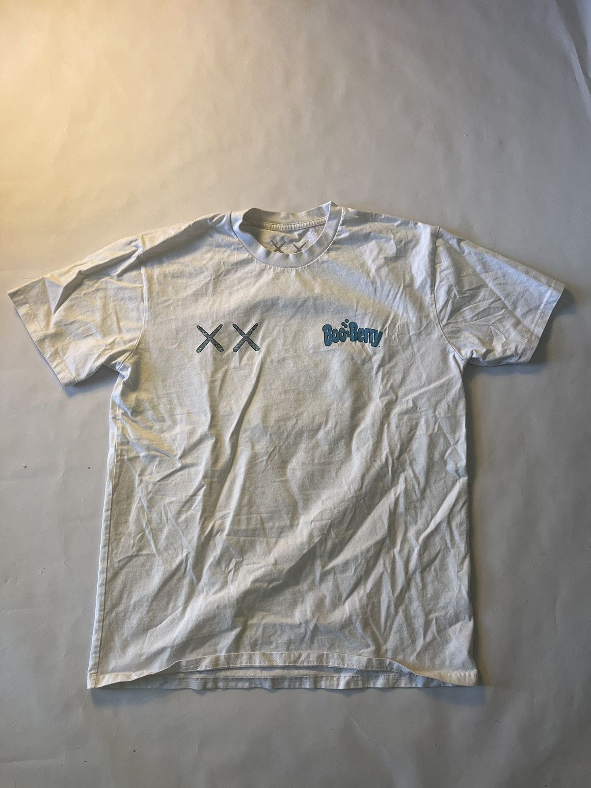 Kaws Kaws x Monsters Boo Berry T-shirt Size US L / EU 52-54 / 3 - 2 Thumbnail