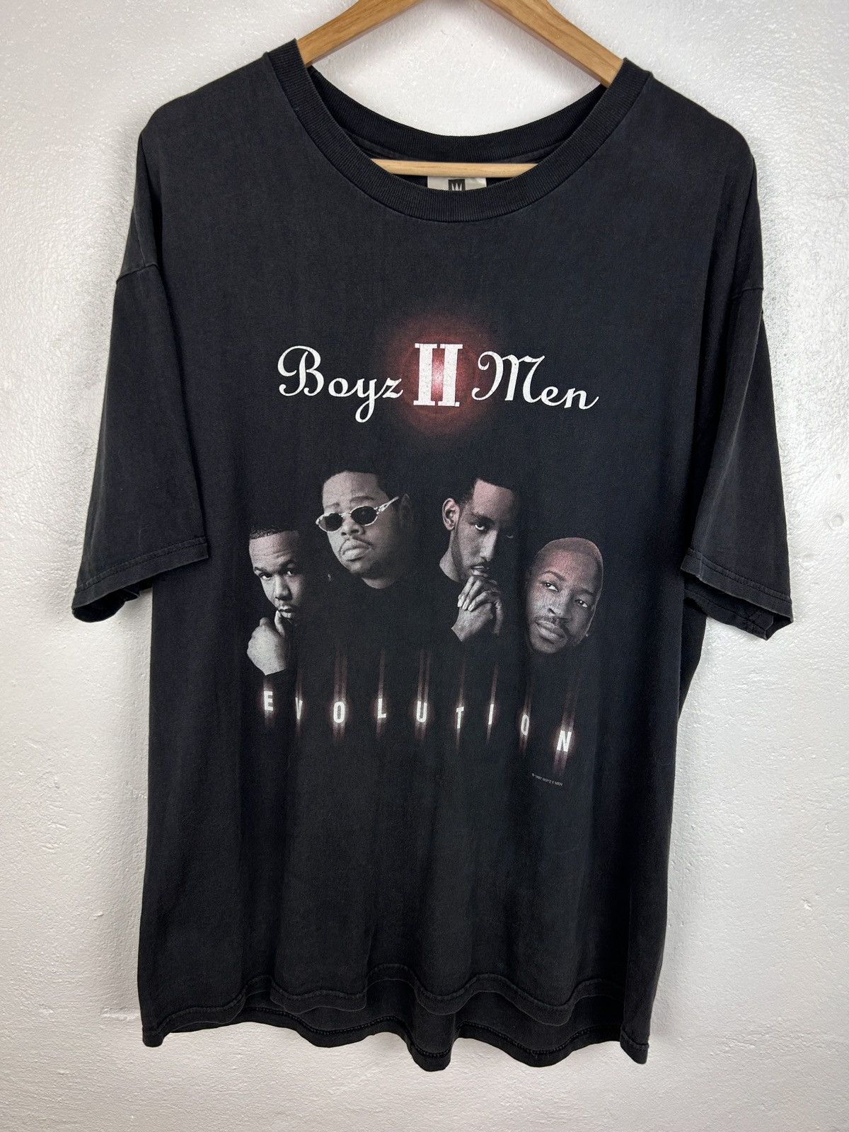 Band Tees 90s Vintage Boyz 2 Men Evolution 1997 Winterland T-Shirt Size US XL / EU 56 / 4 - 1 Thumbnail
