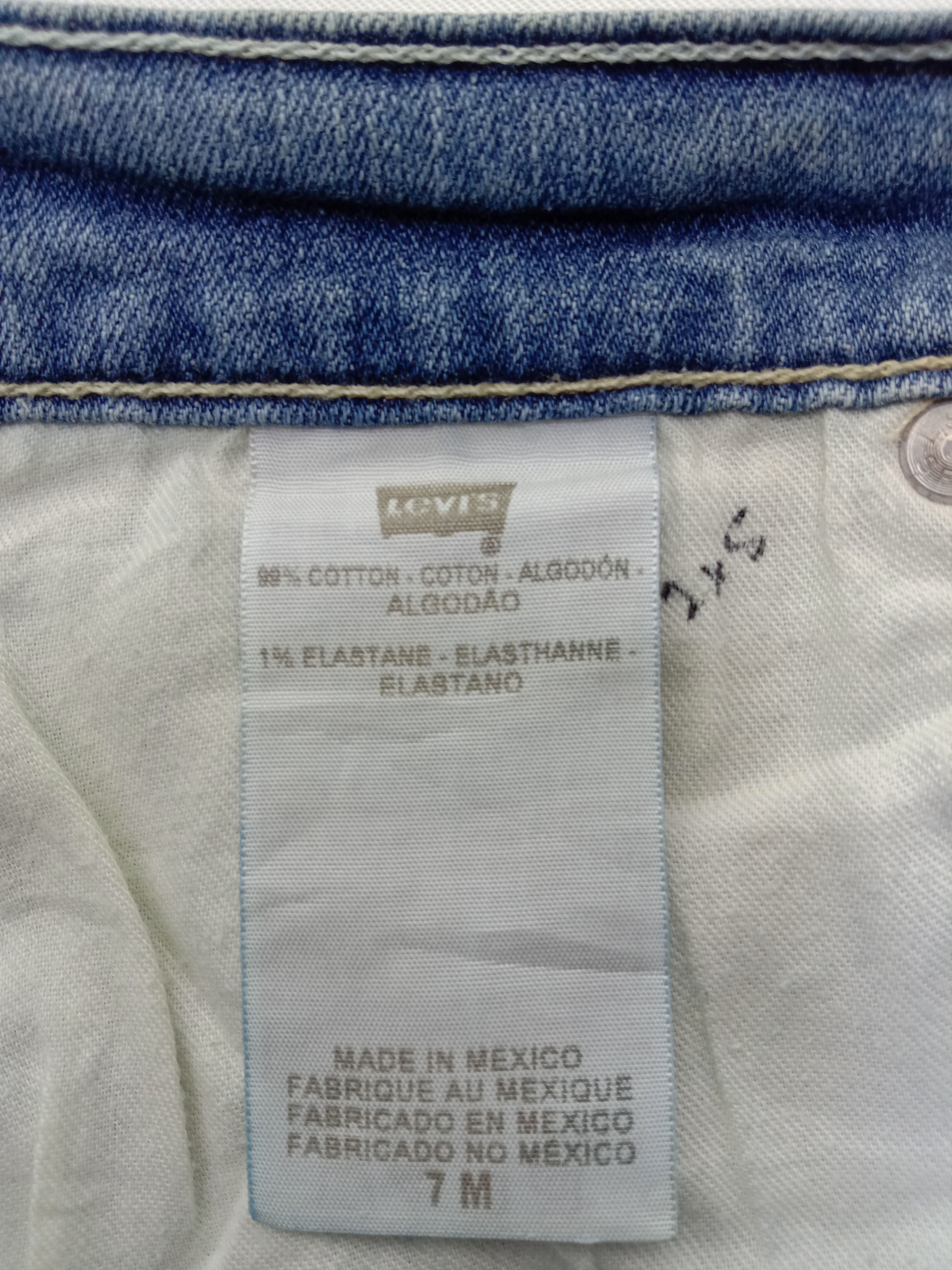 Levi's Vintage Levi's 524 Flare Jeans Faded Blue Denim Size 30" / US 8 / IT 44 - 14 Thumbnail