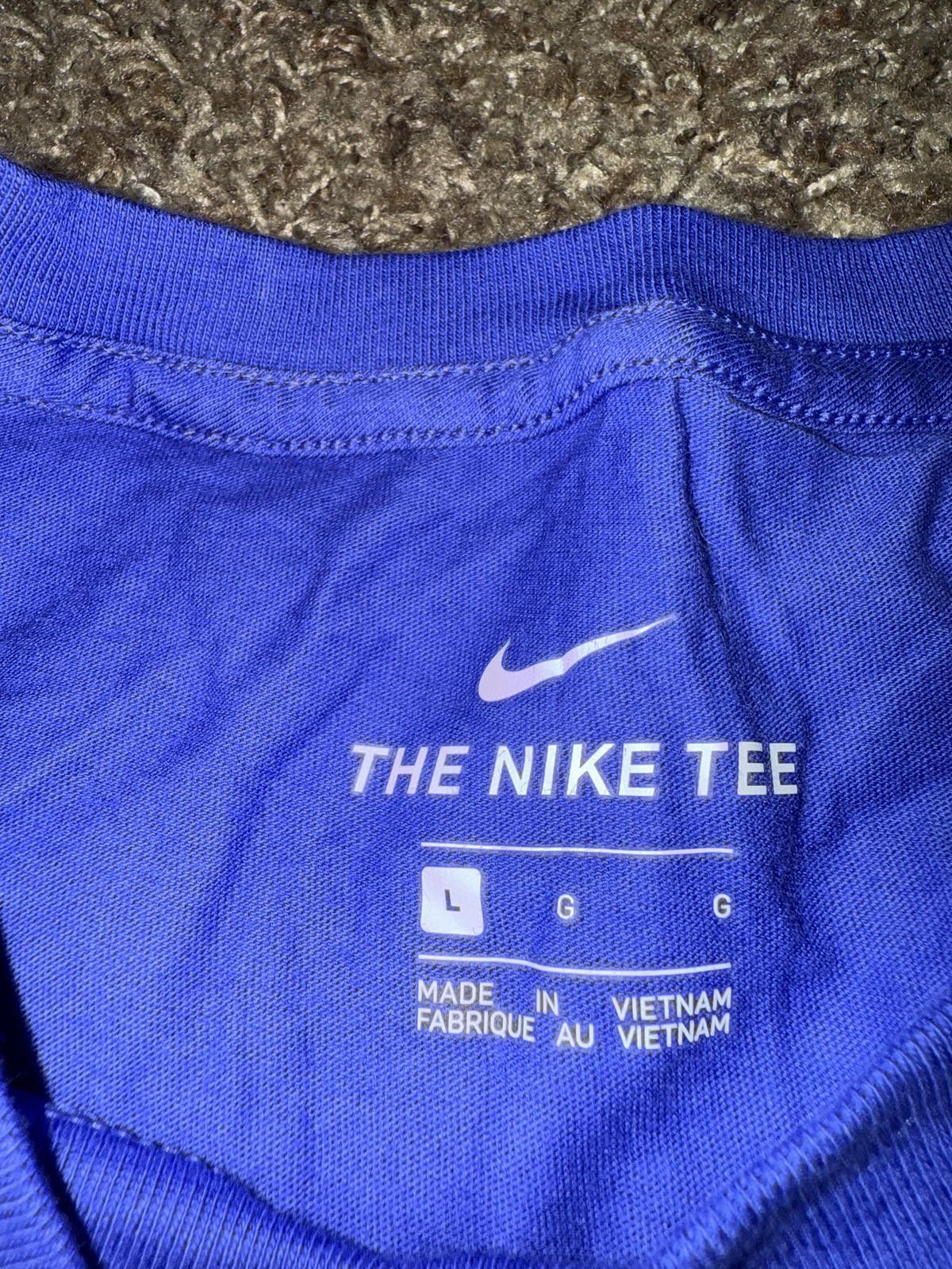 Nike Nike Men's Short Sleeve Sportswear Royal Club T-Shirt Size US M / EU 48-50 / 2 - 2 Thumbnail