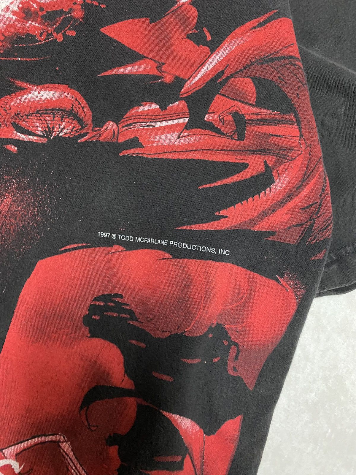 Giant × Vintage Insane Giant Vintage Streetwear Grail 1997 Spawn AOP Tee XL Size US XL / EU 56 / 4 - 4 Thumbnail