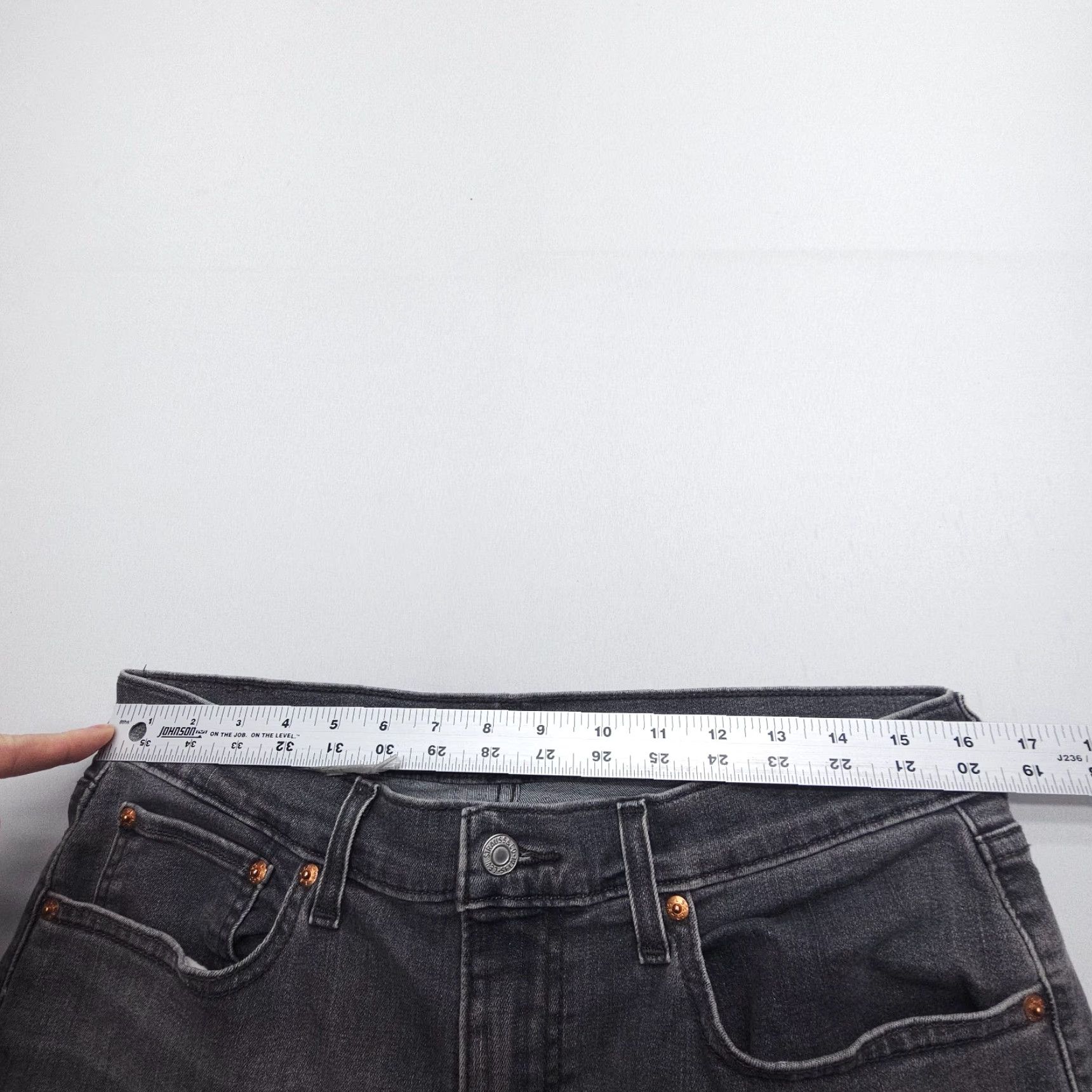 Levi's Levi's Jeans Boyfriend Size 30 Gray Denim Stretch 27" Inseam Mid Rise Regular Fit Women 5-Pocket Design Vintage: No Theme: 90s Size 30" / US 8 / IT 44 - 7 Thumbnail