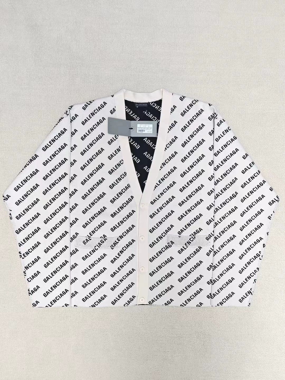 Balenciaga Balenciaga 23ss full printed letter knitted sweater cardigan jacket Size US L / EU 52-54 / 3 - 1 Thumbnail
