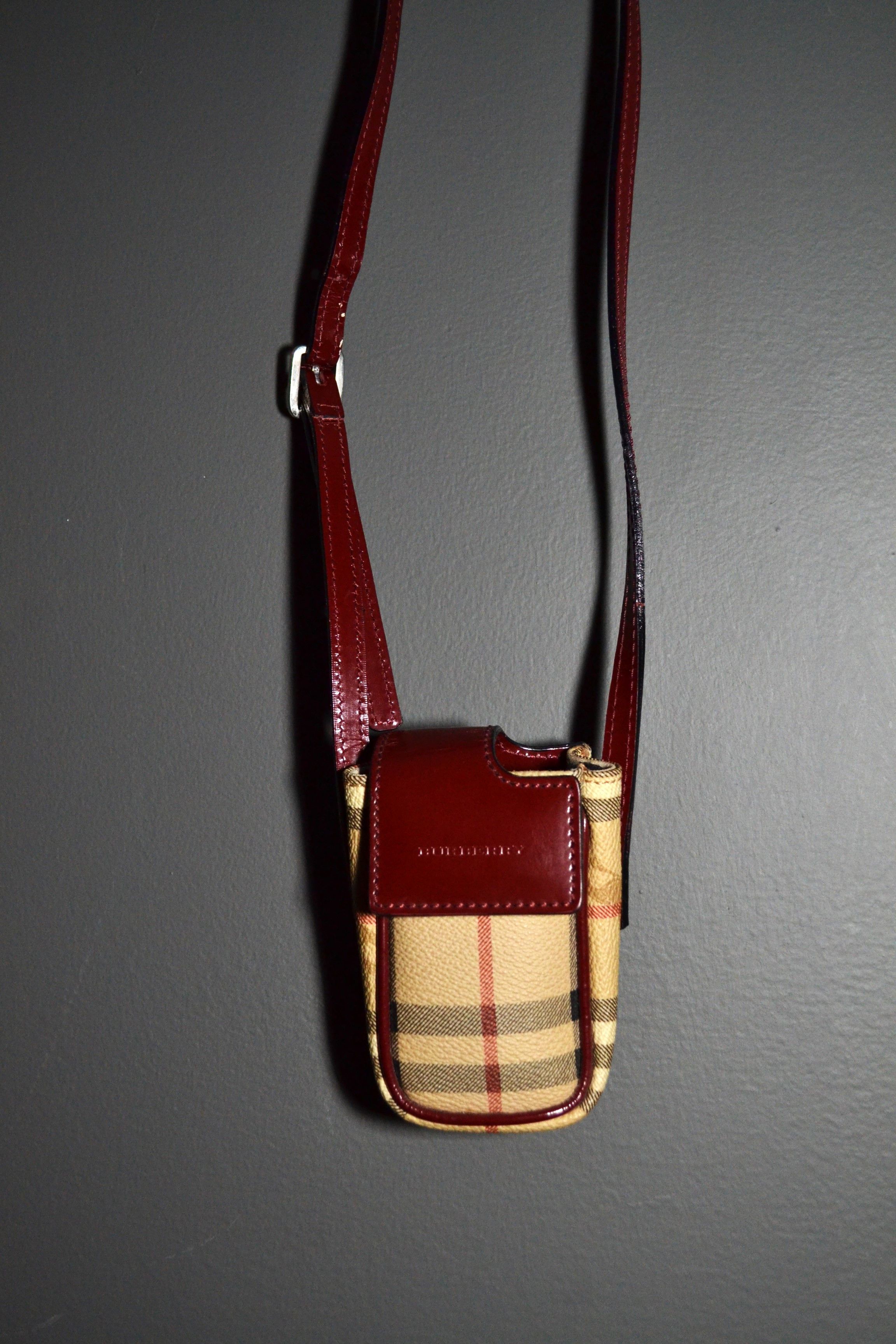 Burberry Burberry Y2K Vintage Phone Case Checkered Size ONE SIZE - 1 Thumbnail
