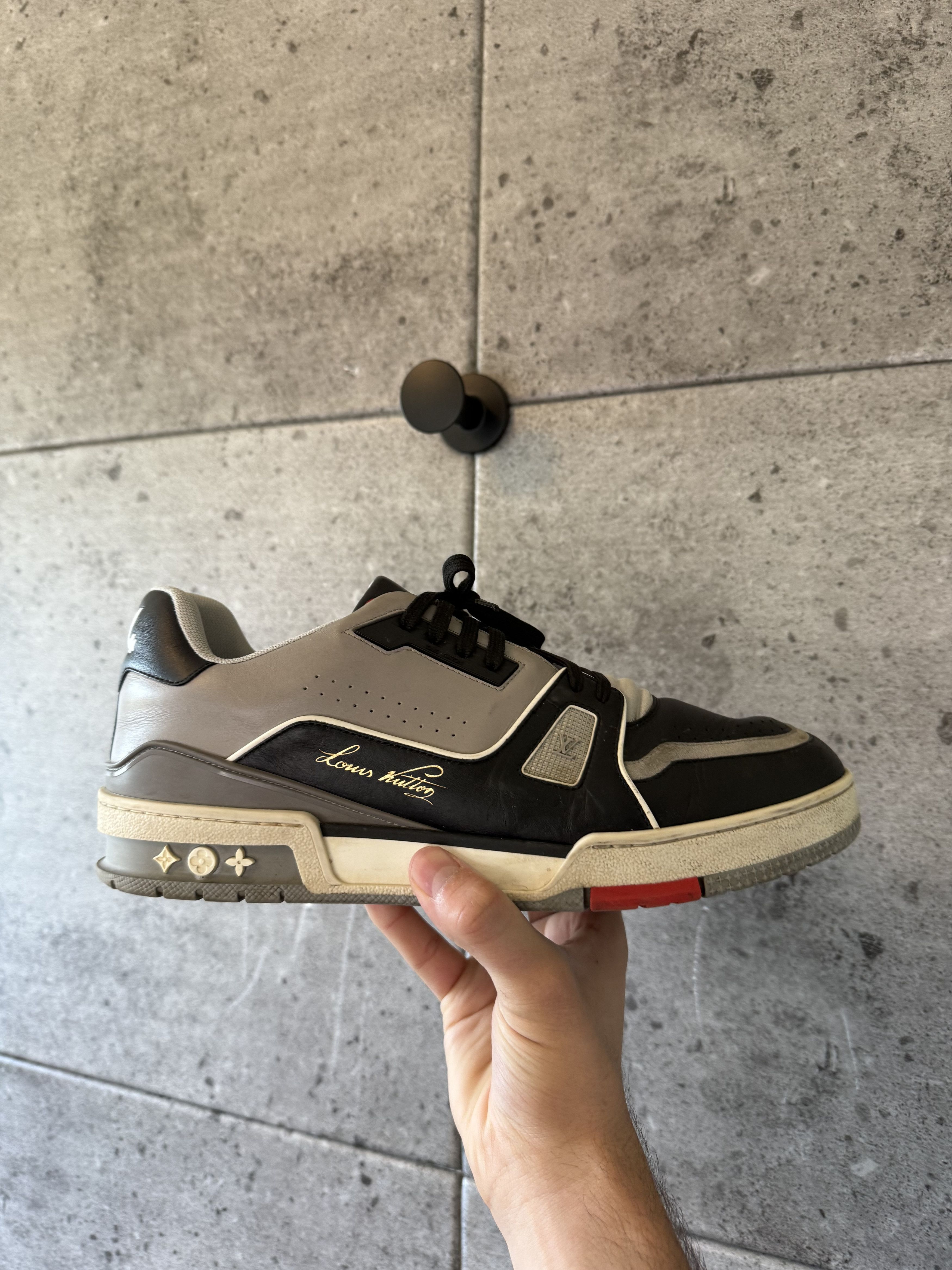 Louis Vuitton × Virgil Abloh Louis Vuitton Virgil abloh og trainer sneakers Size US 9 / EU 42 - 8 Thumbnail