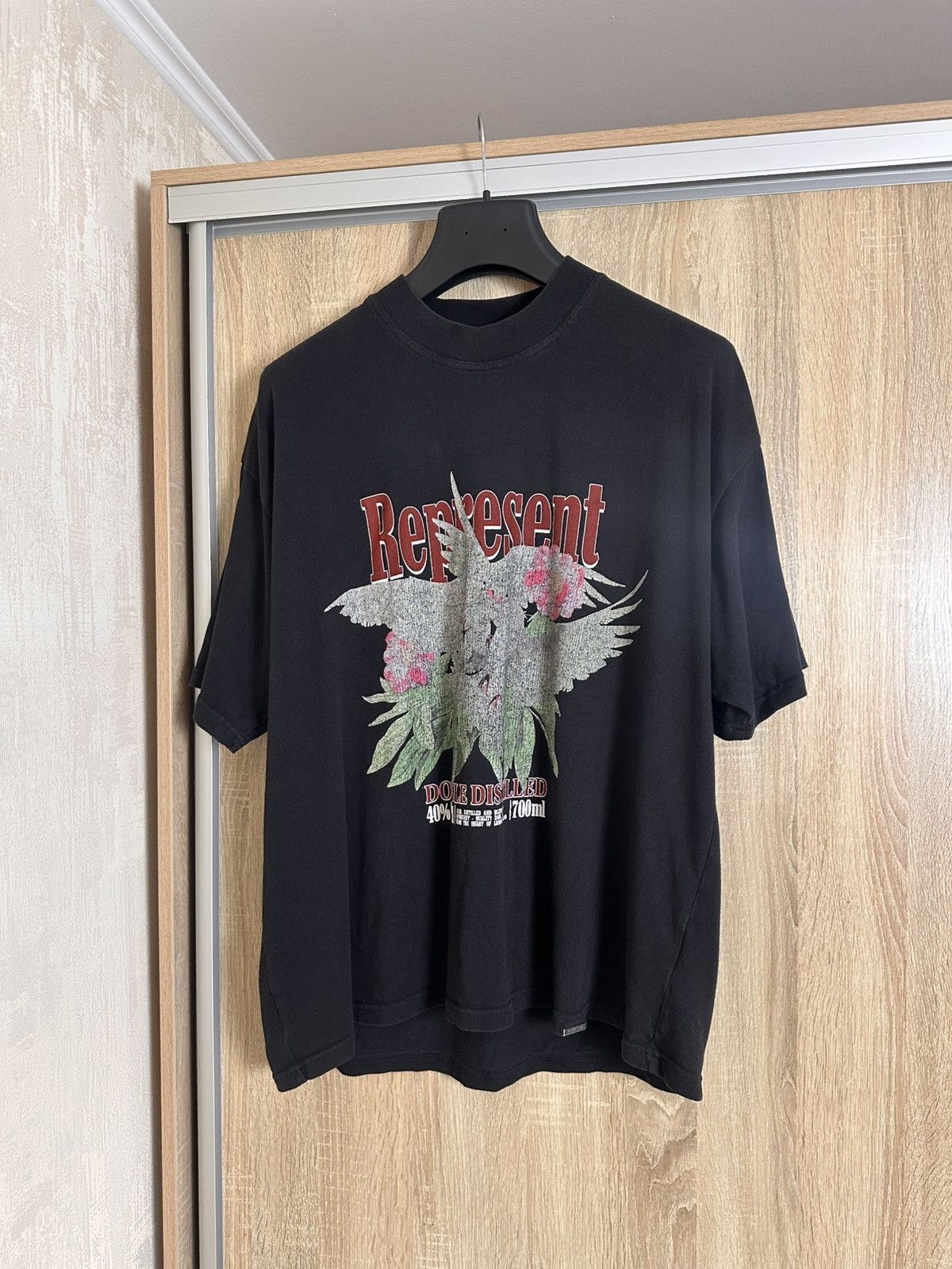 Represent Clo. 🔥 Represent Double Distilled Faded Cracked Art Logo T Shirt Size US L / EU 52-54 / 3 - 1 Thumbnail