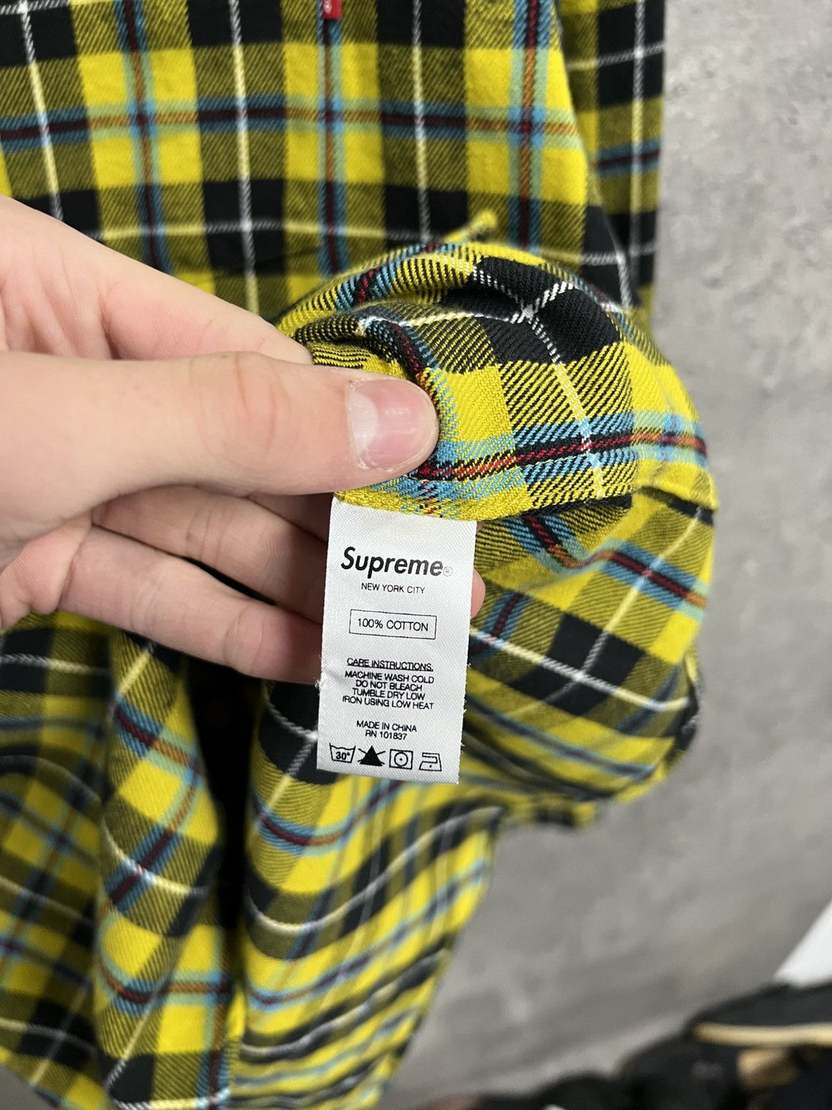 Supreme Supreme Shirt Size US M / EU 48-50 / 2 - 5 Thumbnail