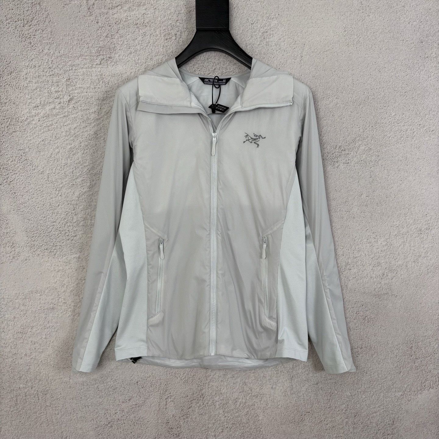 Arc'teryx ARC‘TERYX Atom LT Women’s Hooded Softshell Jacket, Gray| Size S / US 4 / IT 40 - 1 Thumbnail