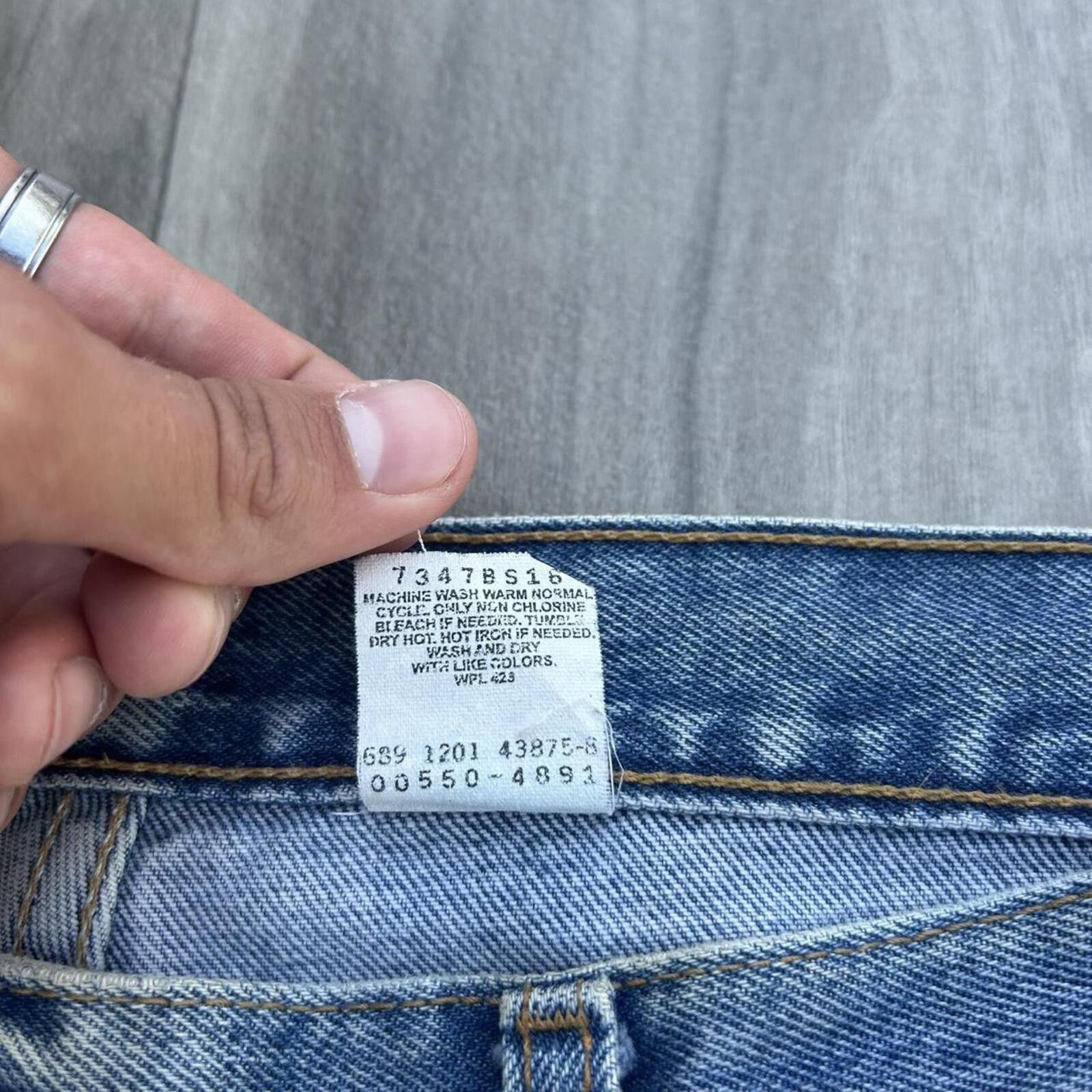 Levi's Vintage 90’s Levi’s 550 Lightwash Jeans Paper tag 36/30 Size US 36 / EU 52 - 6 Thumbnail
