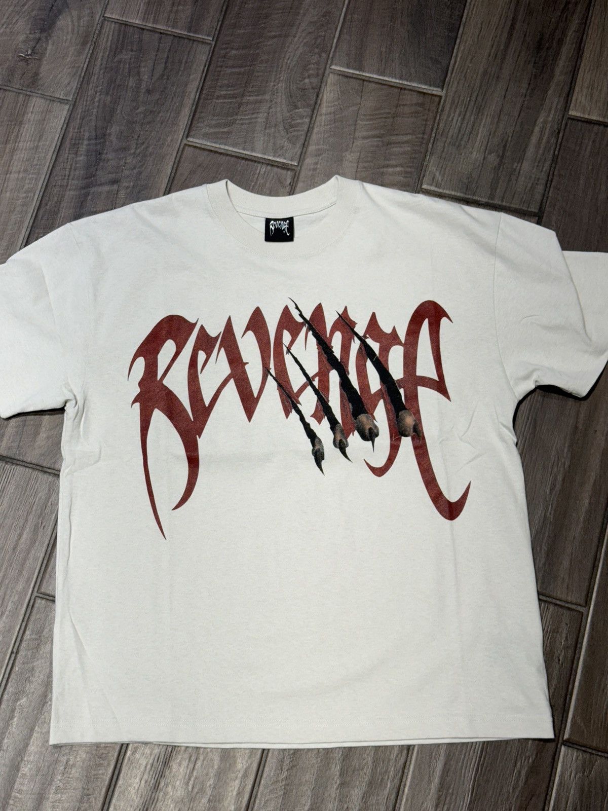 Revenge REVENGE ARCH LOGO CLAW TEE CEMENT / RED Size US M / EU 48-50 / 2 - 1 Thumbnail