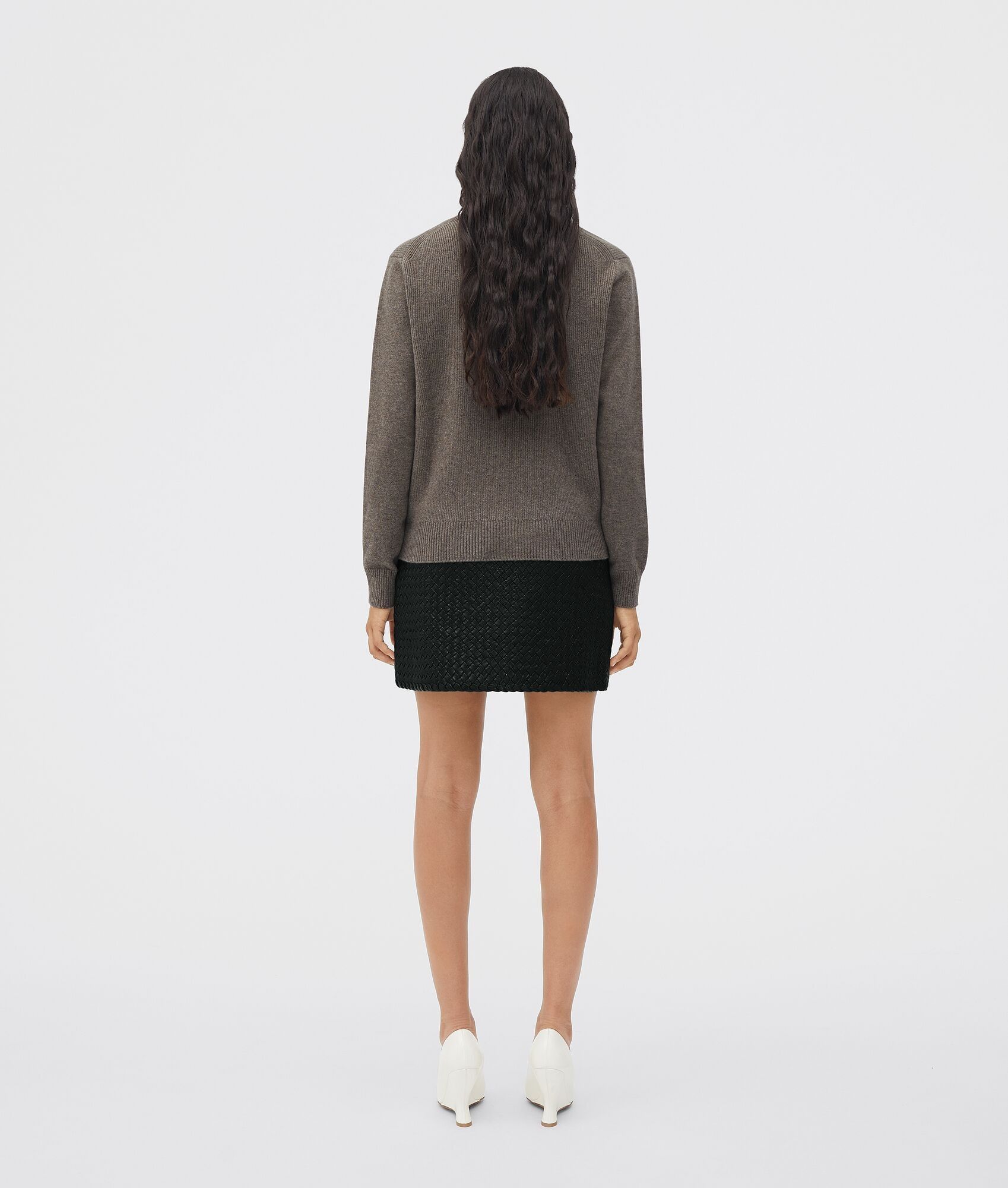 Bottega Veneta o1n1vont0325 Classic Compact Cashmere Sweater in Milkweed Size L / US 10 / IT 46 - 3 Thumbnail