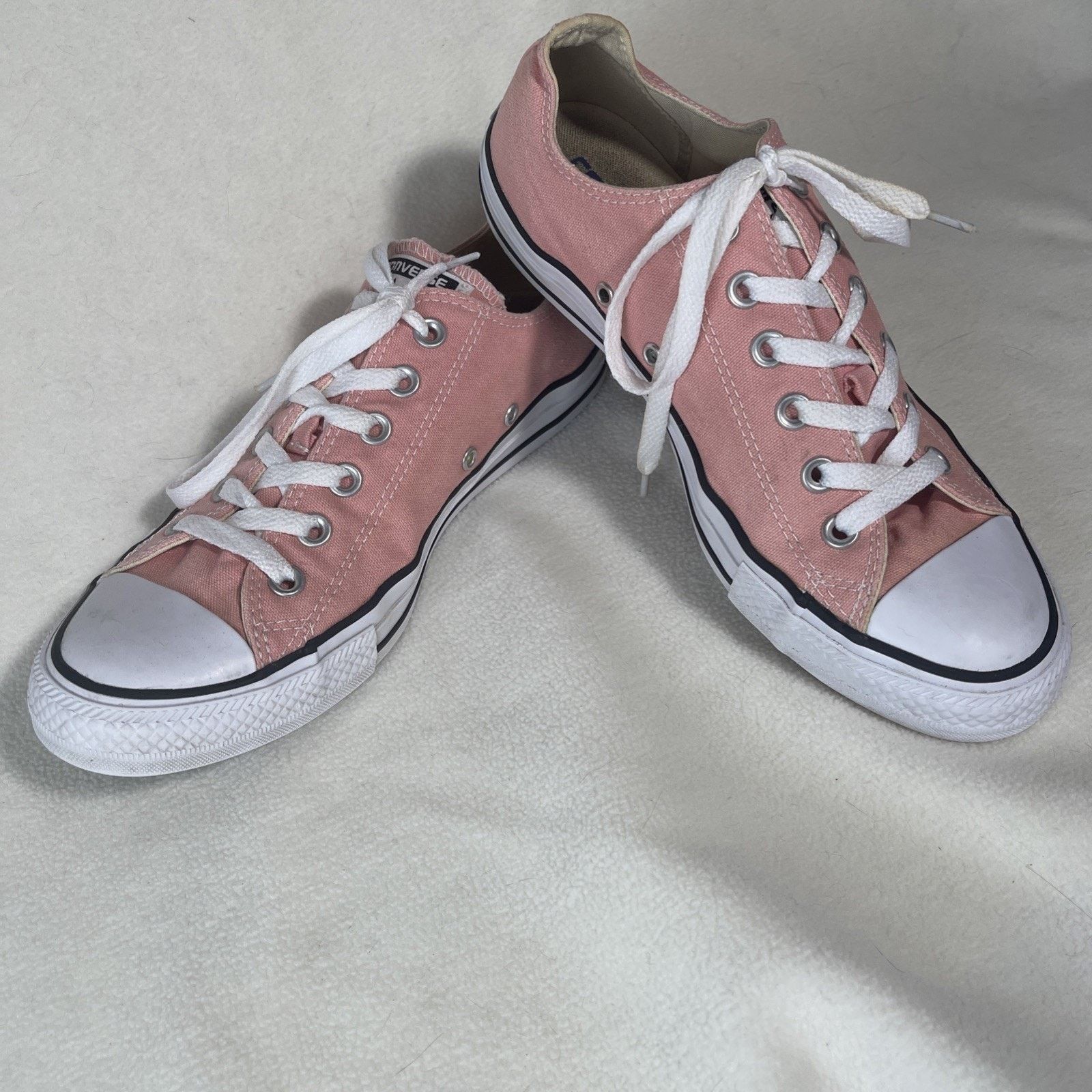 Converse Unisex Chuck Taylor Converse Pink men's 7 ladies 9 Size US 7 / EU 40 - 2 Thumbnail