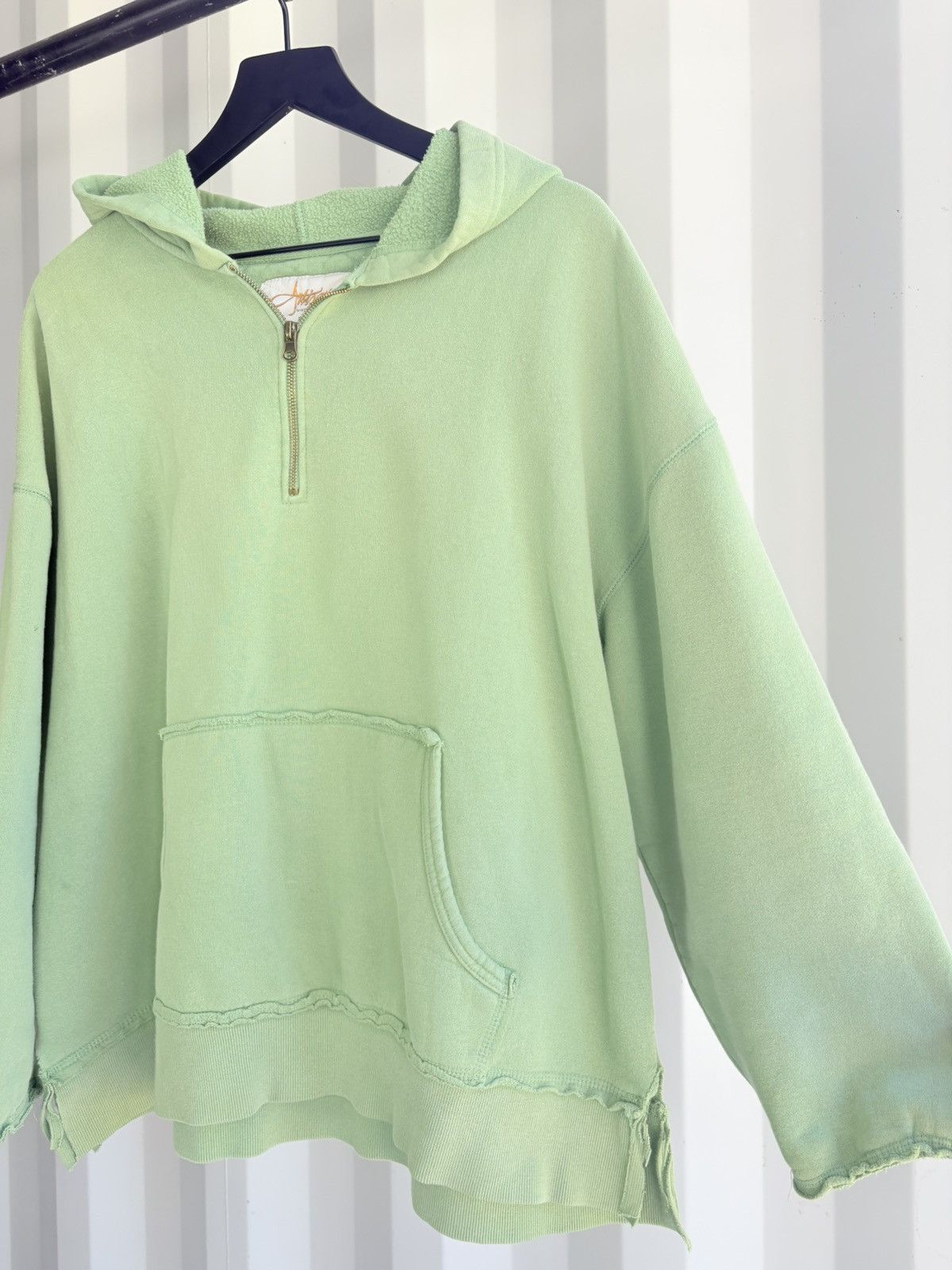 Vintage Vintage Blank Faded Sweatshirt Grunge Thrashed Size US XL / EU 56 / 4 - 1 Thumbnail
