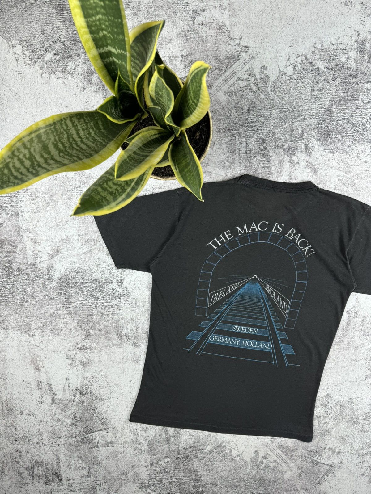 Band Tees Fleetwood Mac Europe 1988 The Mac Is Back Very Rare T Shirt Size US S / EU 44-46 / 1 - 14 Thumbnail