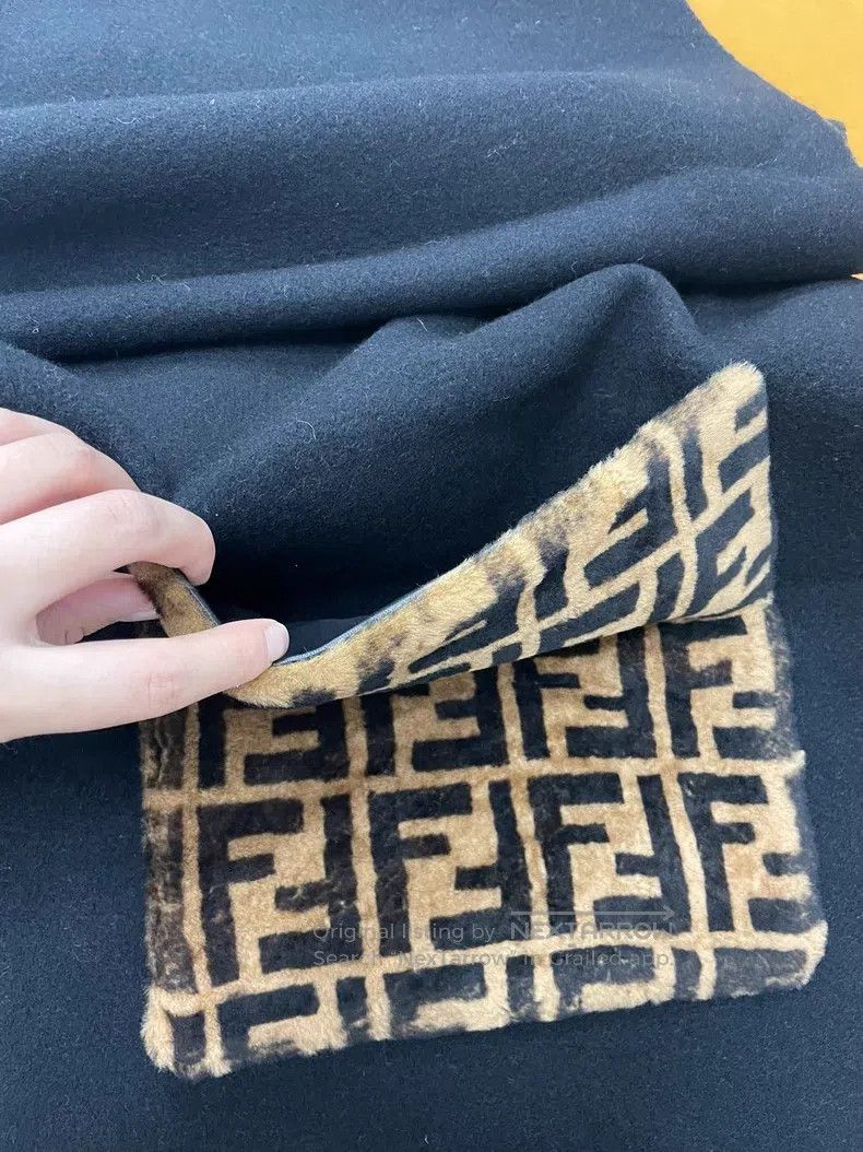 Fendi Fendi size 38*215cm New Fall/Winter Old Logo Large Pocket S Size ONE SIZE - 3 Thumbnail