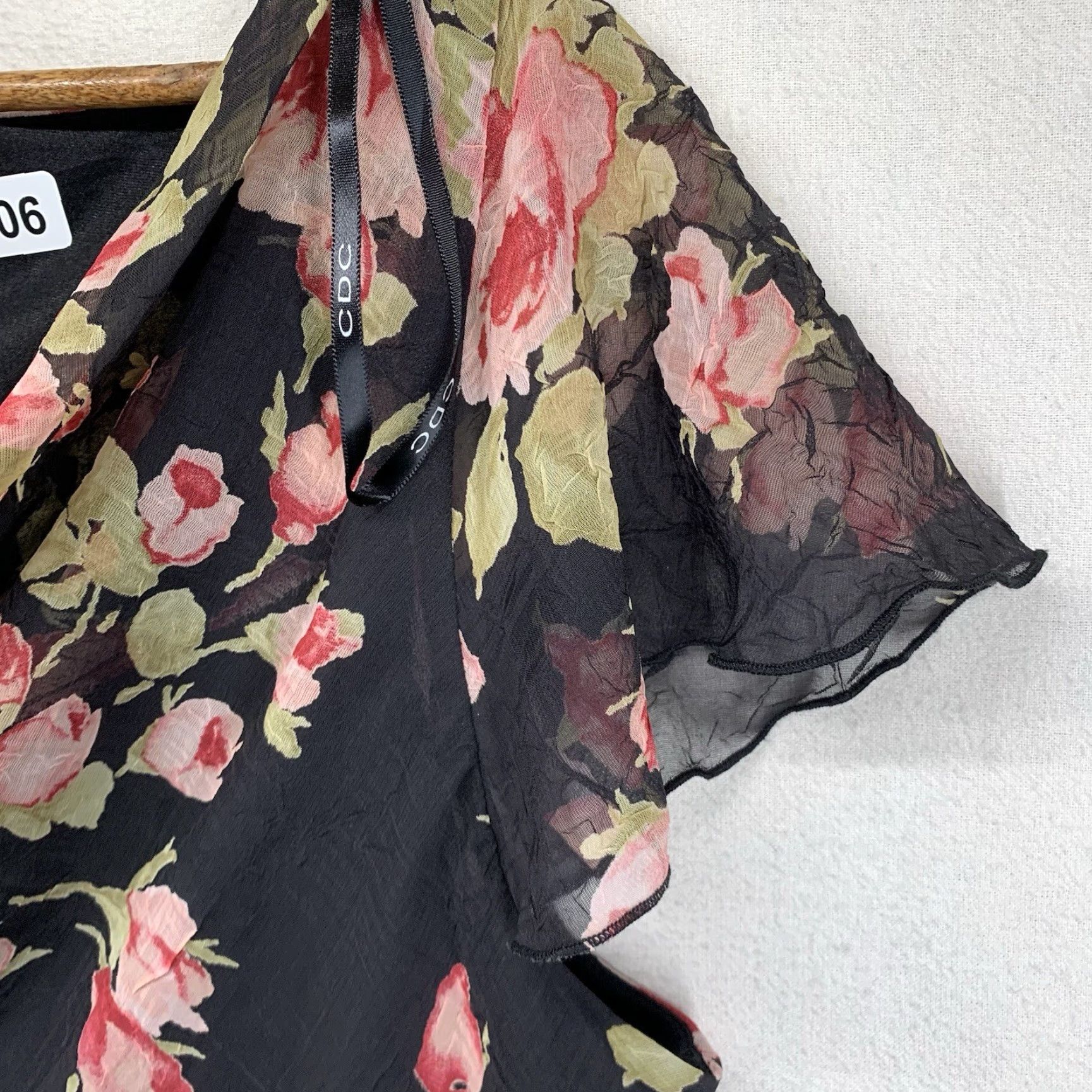Gloverall Women's Size 16 Dress All Over Floral Pattern Big Pink Roses Gothic Sheer Lined Size XXL / US 16-18 / IT 52-54 - 6 Thumbnail