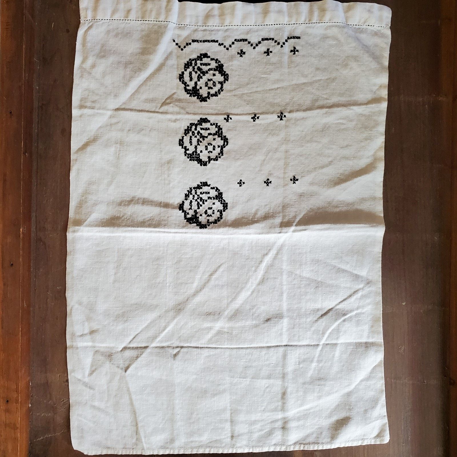 The Unbranded Brand Vintage Hand Towel Black Rose Cross Stitch White 17x12" Size ONE SIZE - 2 Thumbnail
