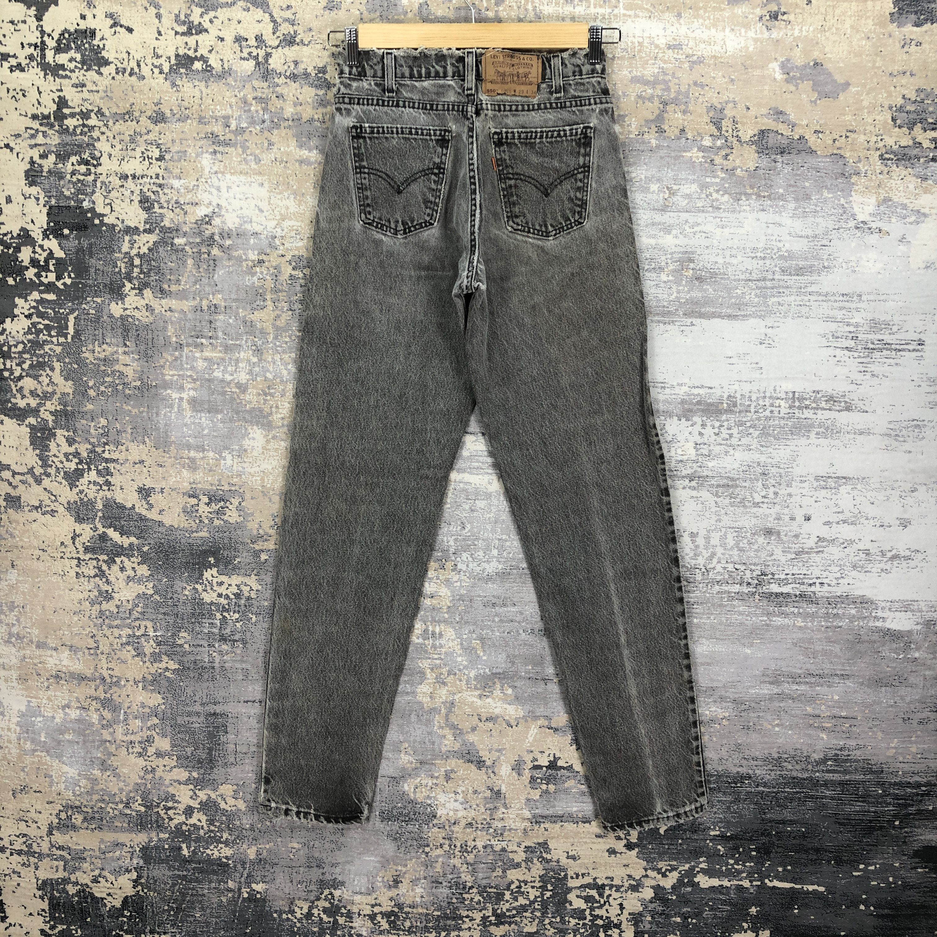Levi's Vintage Levis 550 Stonewash Faded Black Jeans Ash Gray Denim Size 26" / US 2 / IT 38 - 3 Thumbnail