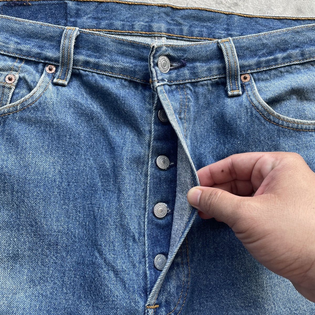 Levi's Vintage Clothing 90s Levi’s 501 USA Vintage Faded Jeans Distressed Pants W36 Size US 36 / EU 52 - 7 Thumbnail