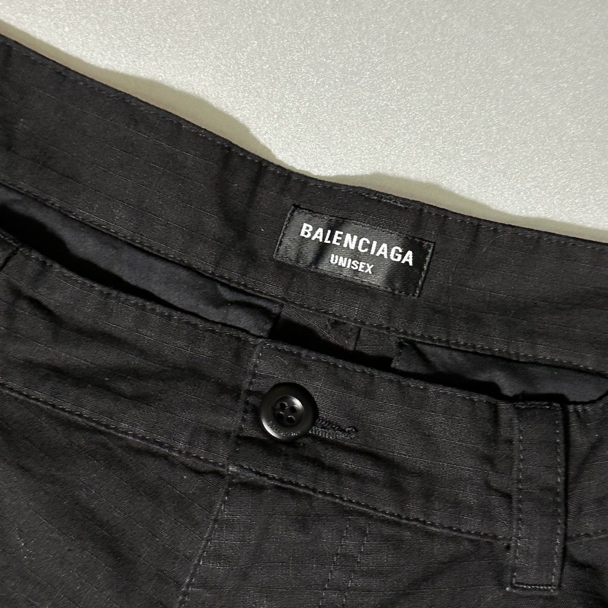 Balenciaga BALENCIAGA FW23 FLARED CARGO PANTS Size US 34 / EU 50 - 8 Thumbnail