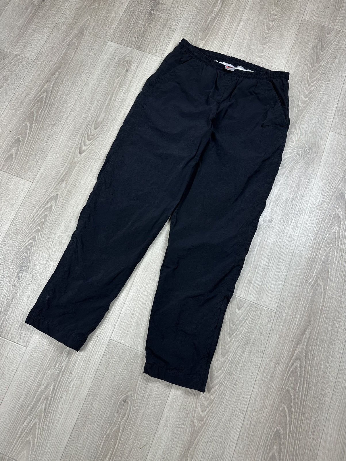 Nike Vintage Nike Nylon Sweatpants Swoosh Dril Size M Size US 32 / EU 48 - 4 Thumbnail