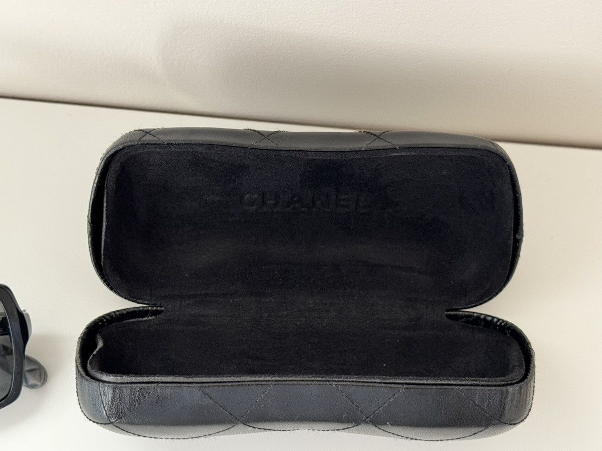 Chanel Vintage Quilted Frame Chanel Sunglasses Size ONE SIZE - 6 Thumbnail