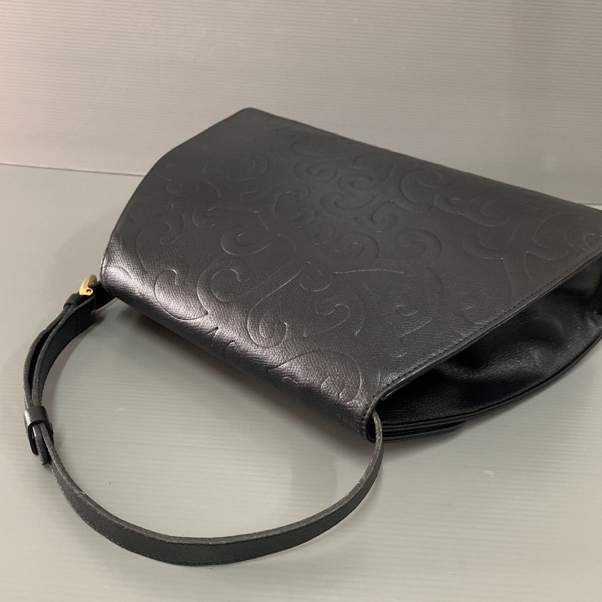 Yves Saint Laurent Saint Laurent 1990-2000s logo-debossed shoulder bag Size ONE SIZE - 7 Thumbnail