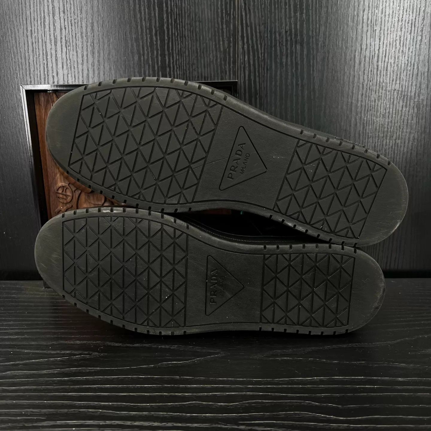 Prada PRADA Downtown Black 8/42 Like New Size US 8 / EU 41 - 4 Thumbnail