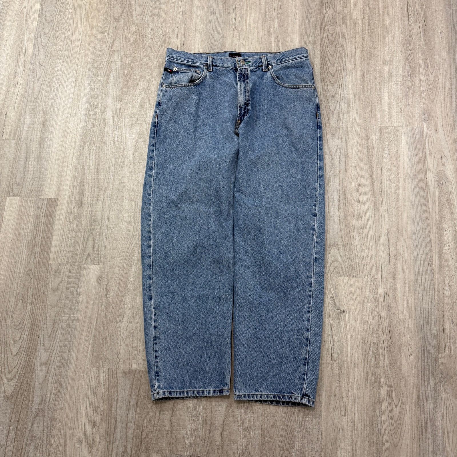Tommy Hilfiger Vintage Tommy Hilfiger Jeans Men's 36x30 Blue Embroidered Size US 36 / EU 52 - 2 Thumbnail