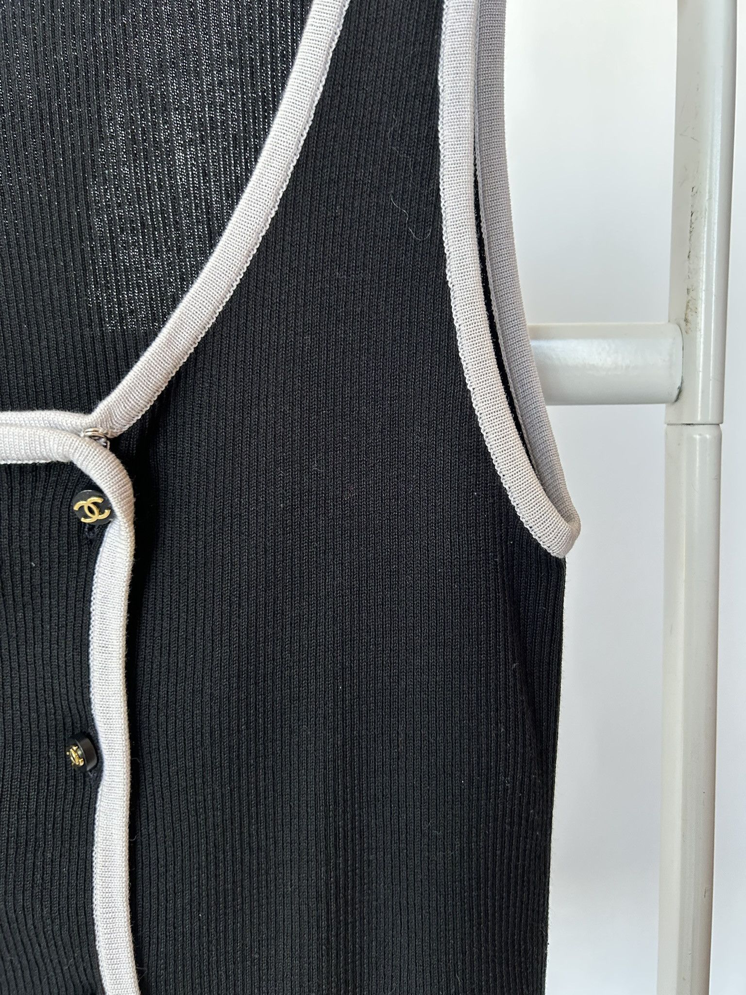 Chanel SS1995 Chanel double breasted button up tank top Size M / US 6-8 / IT 42-44 - 6 Thumbnail