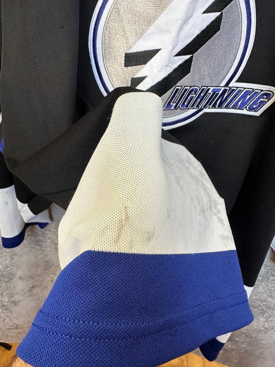 Ccm Vintage CCM NHL Tampa Bay Lightning Jersey Made in Canada Size US XL / EU 56 / 4 - 13 Thumbnail