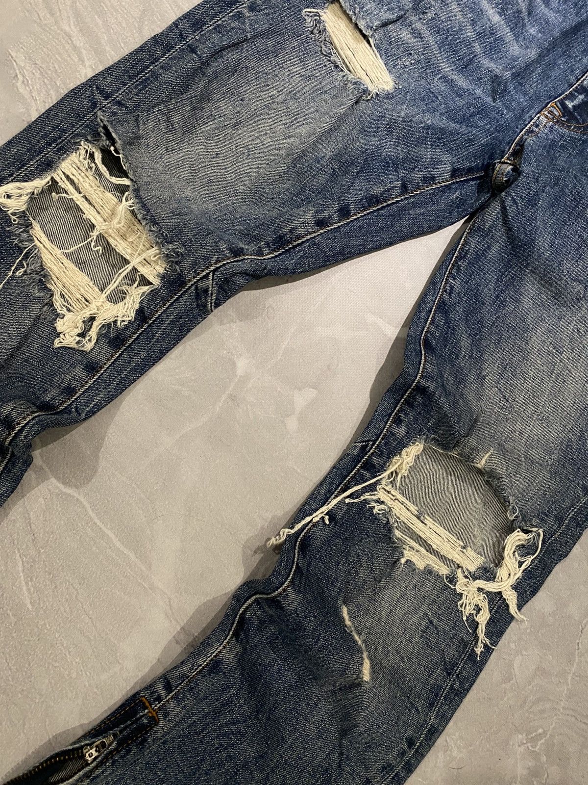 Japanese Brand RARE Archive Slim Fit Distressed Jeans with Zippers Size US 31 - 3 Thumbnail